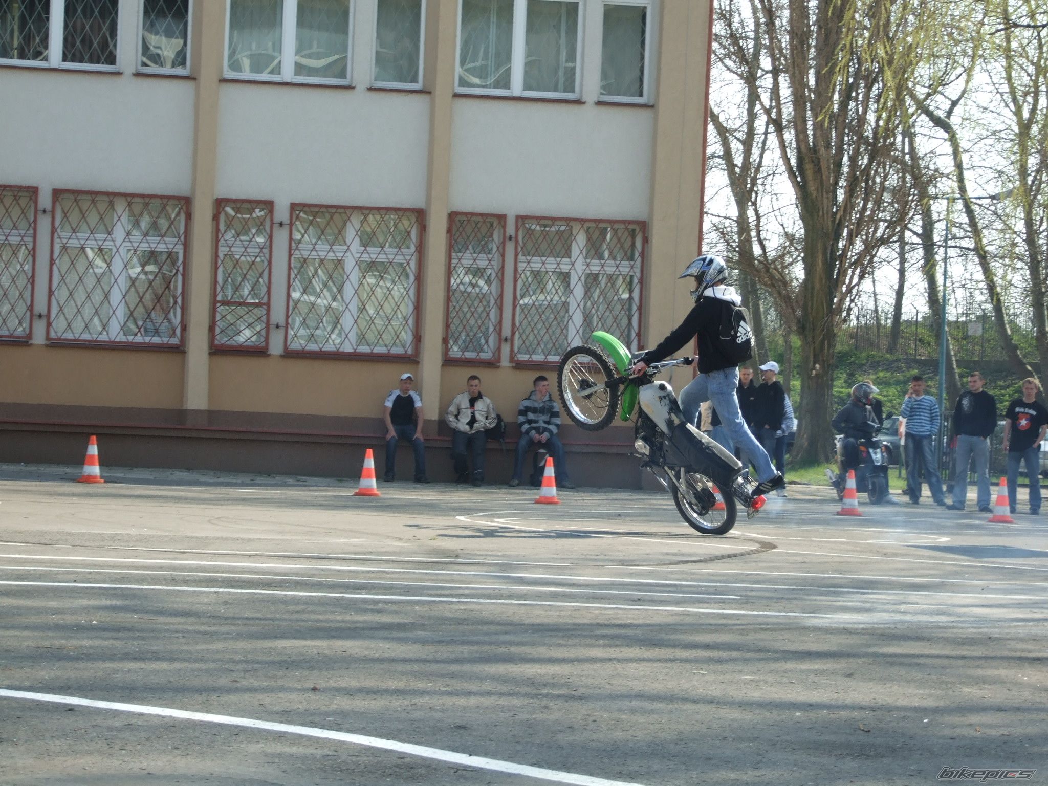 Photo 1637216