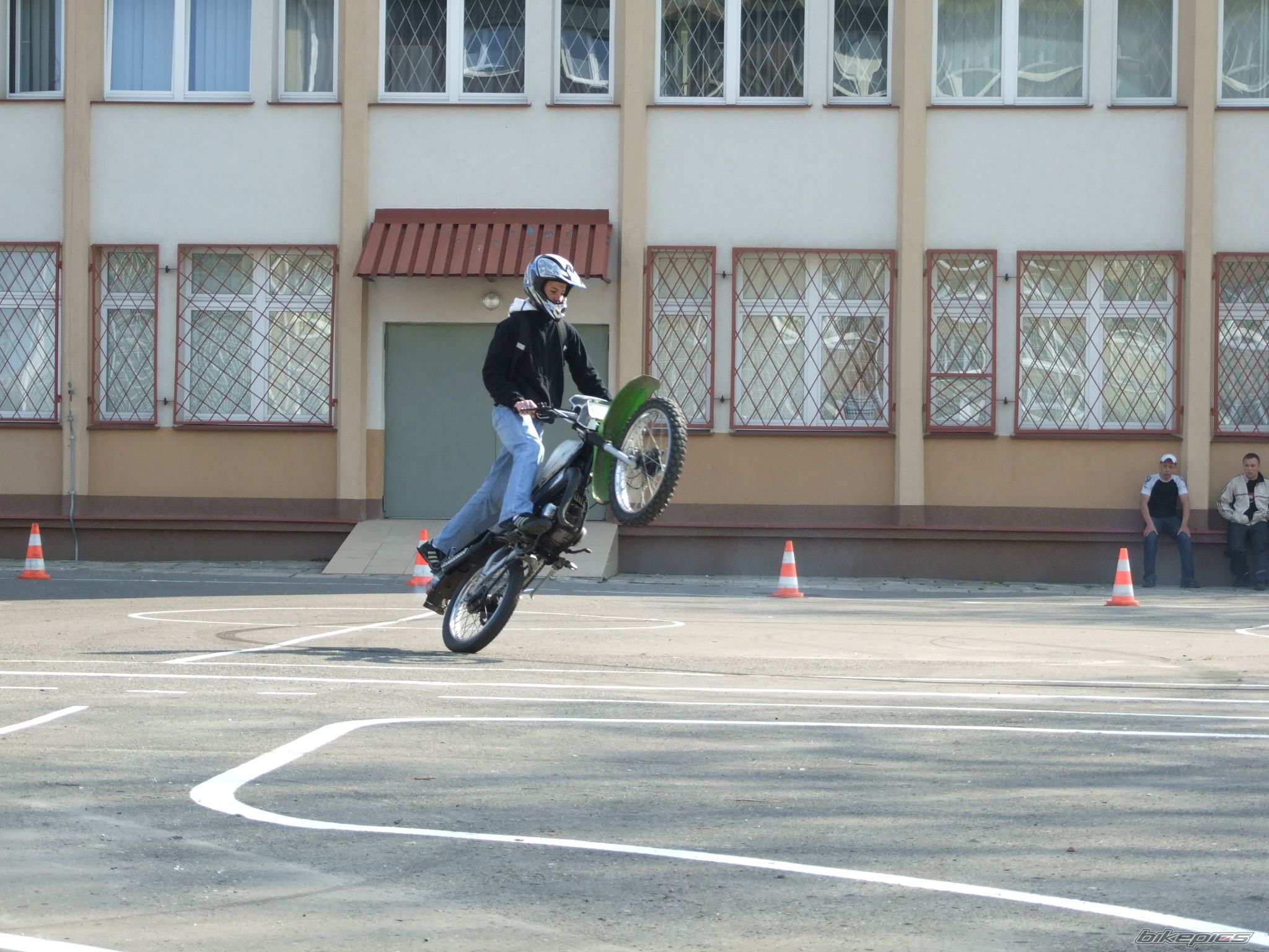 Photo 1637218