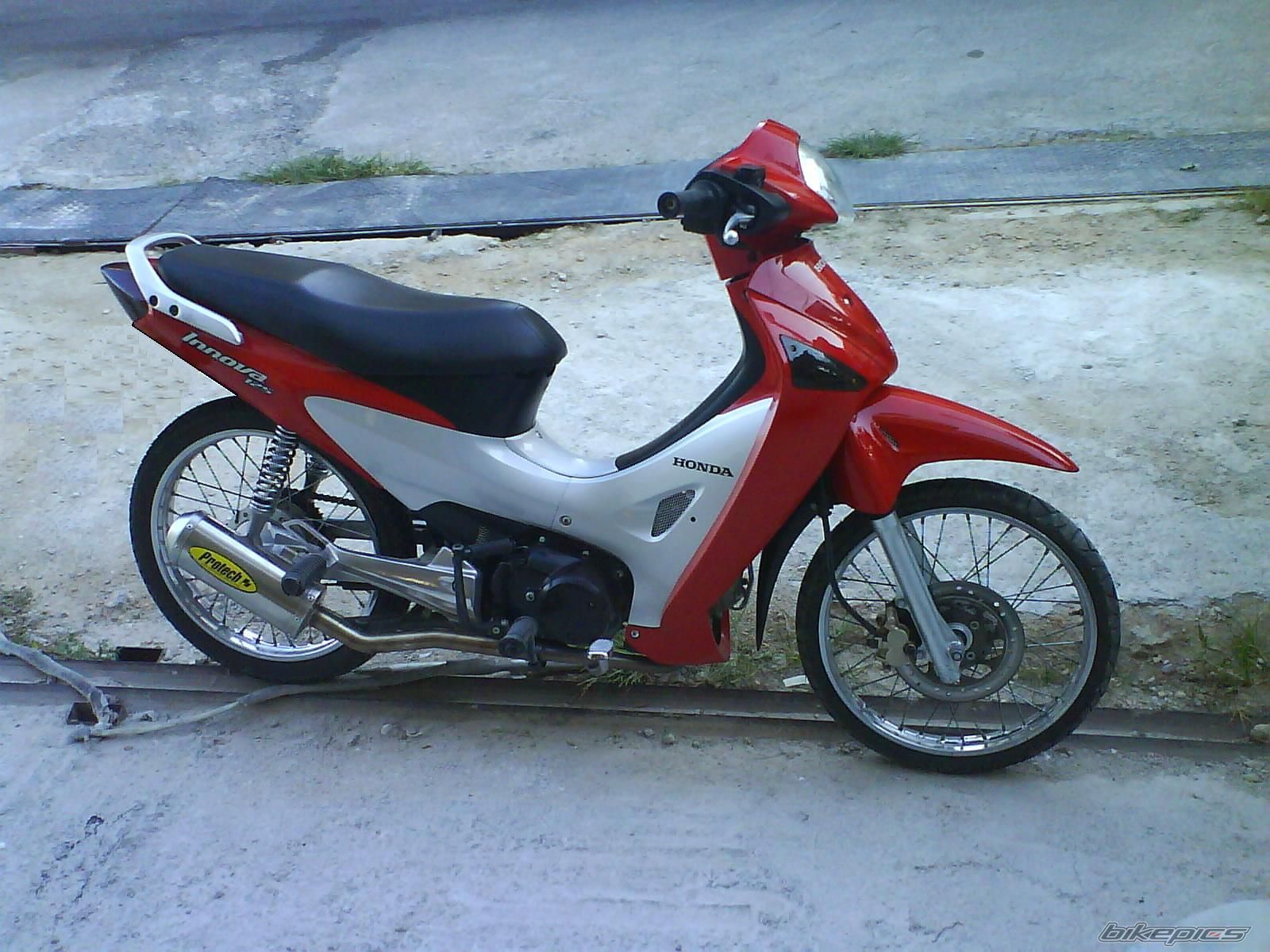 Photo 1637292