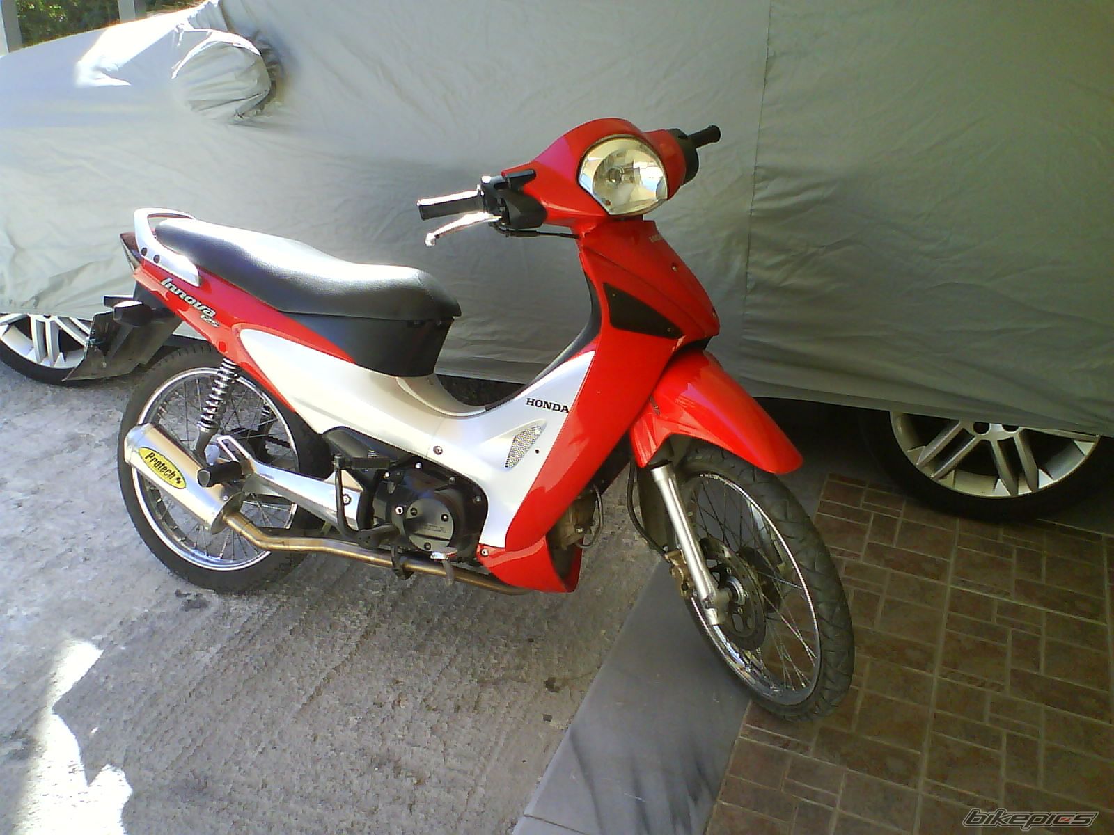 Photo 1637296