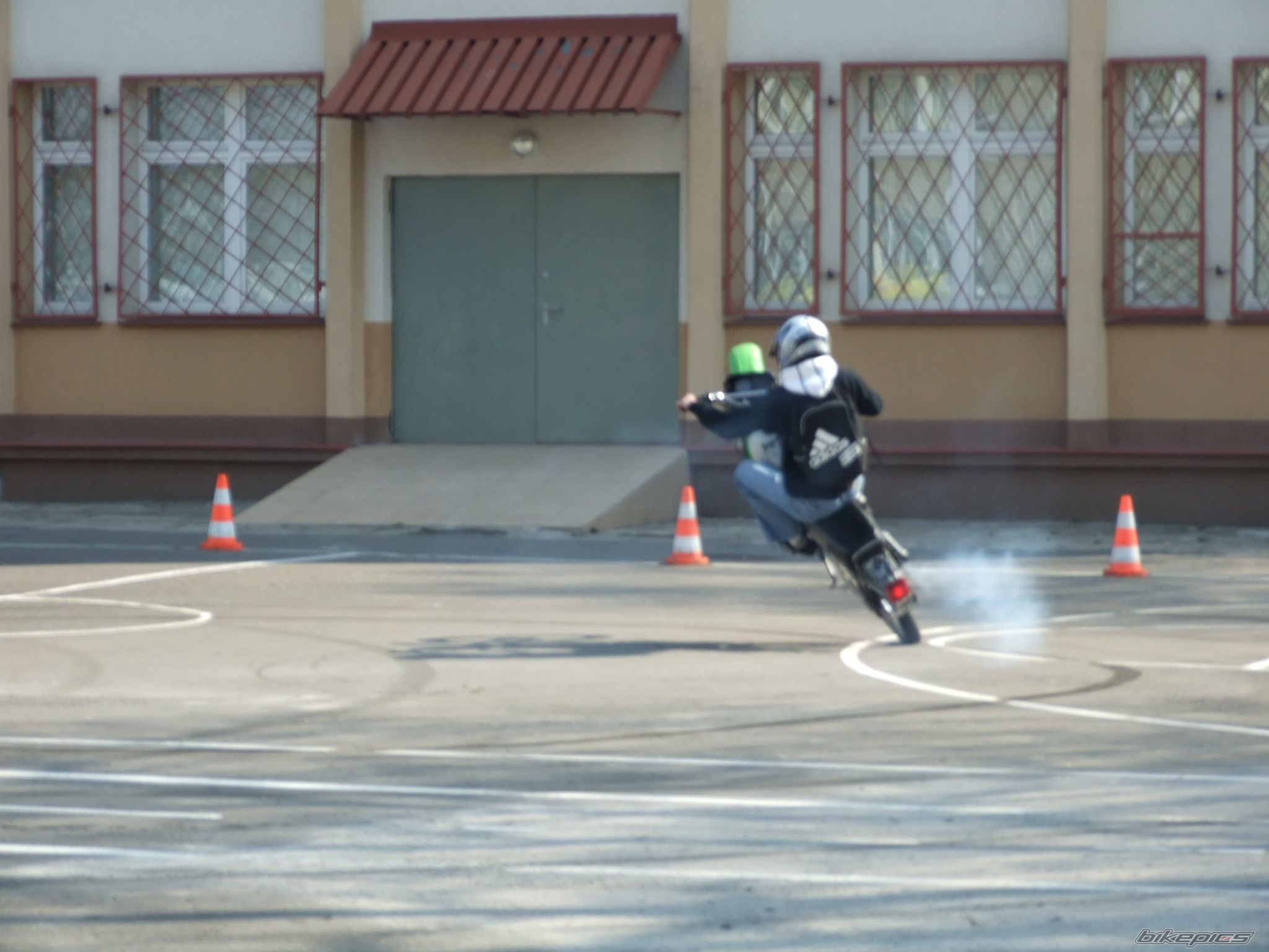 Photo 1637336