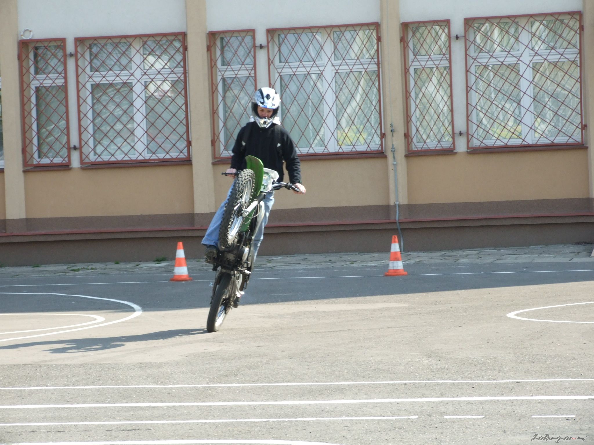 Photo 1637341