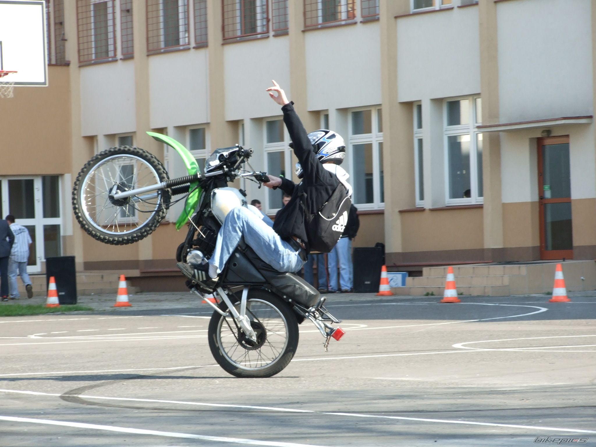 Photo 1637360