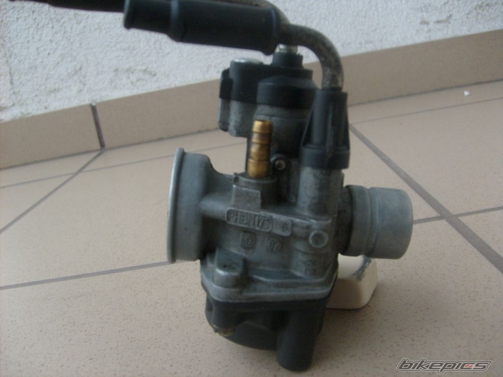 Photo 1637414