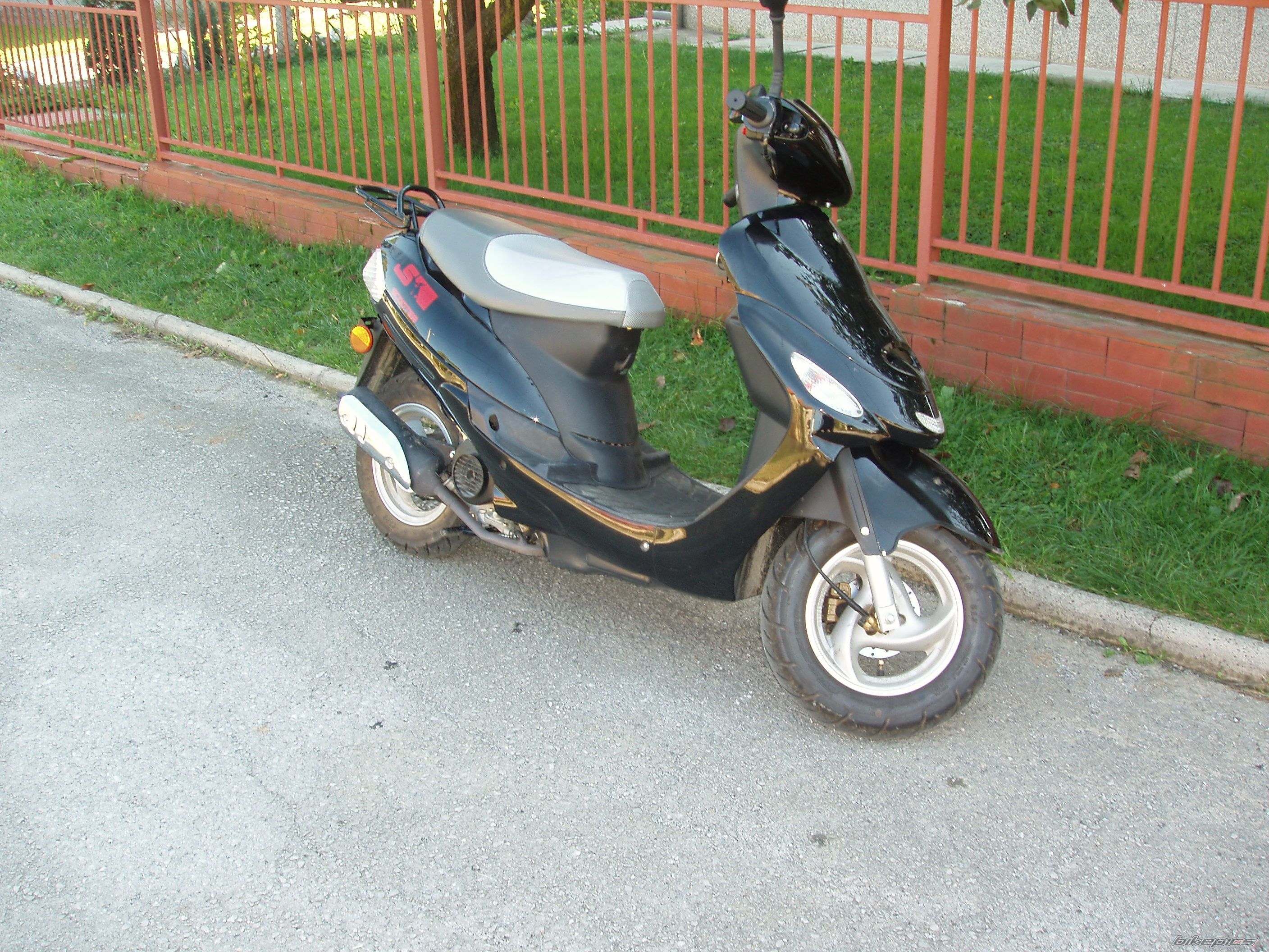 Photo 1637688