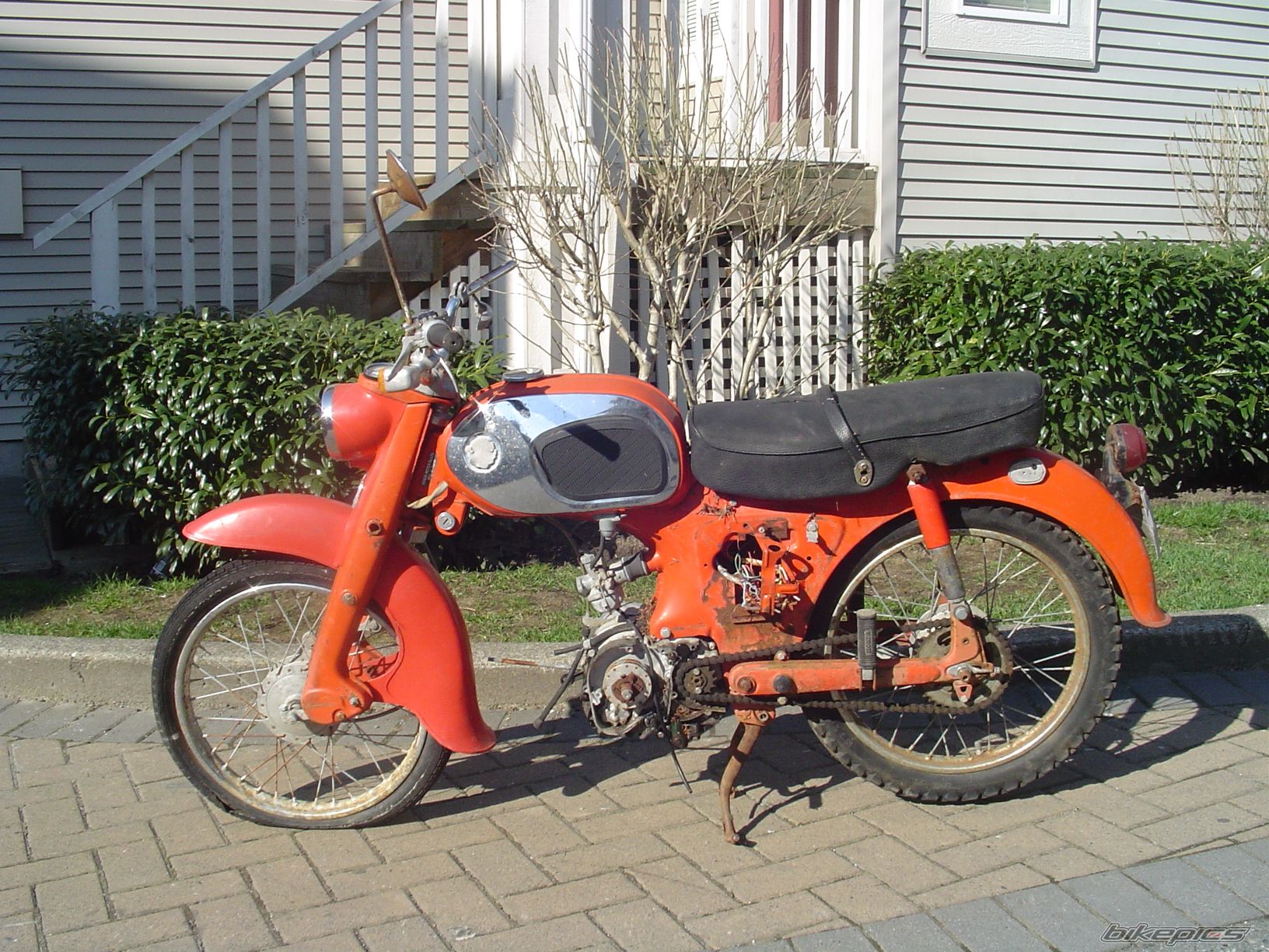 Photo 1637841