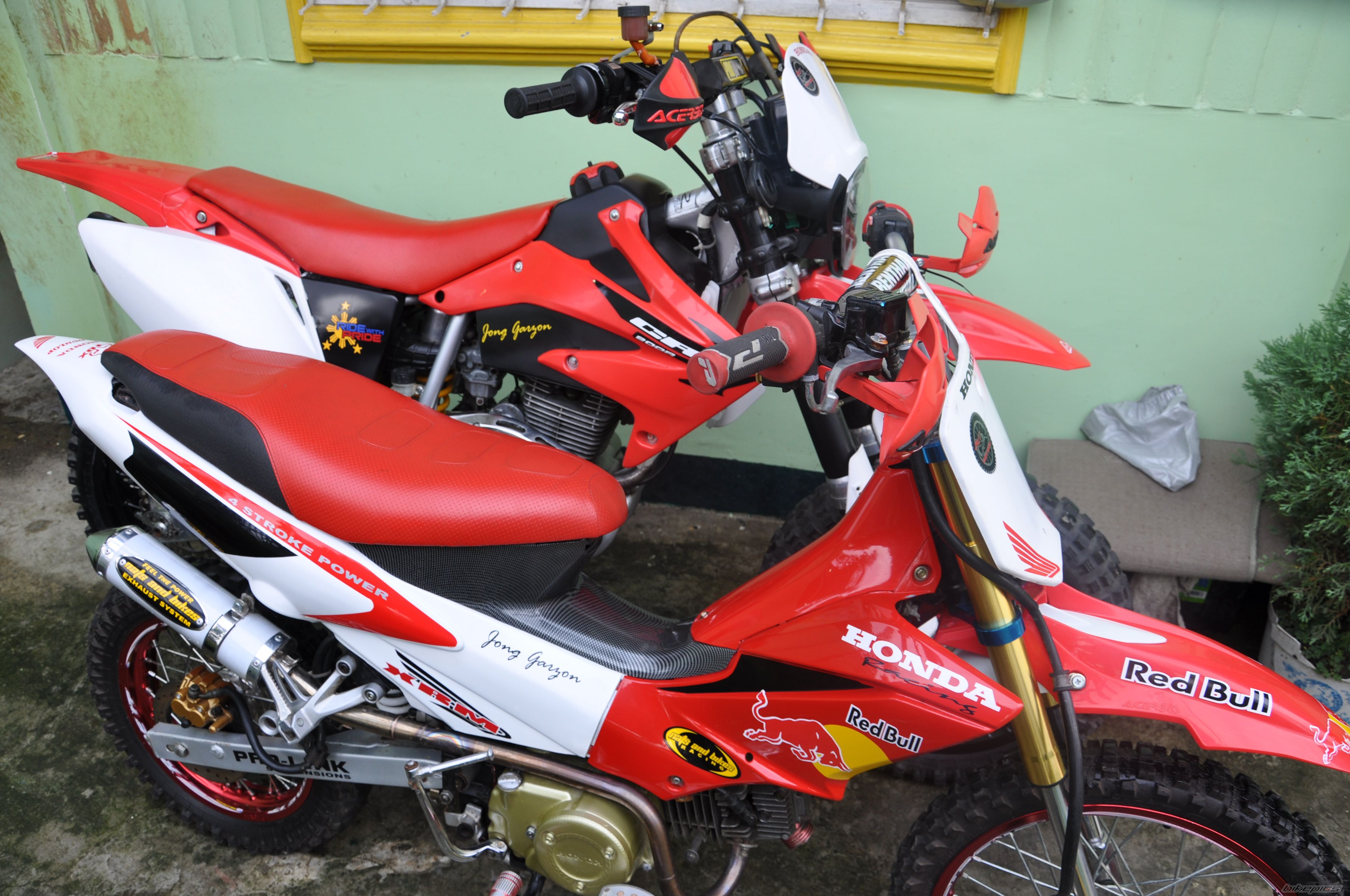 Photo 1637876