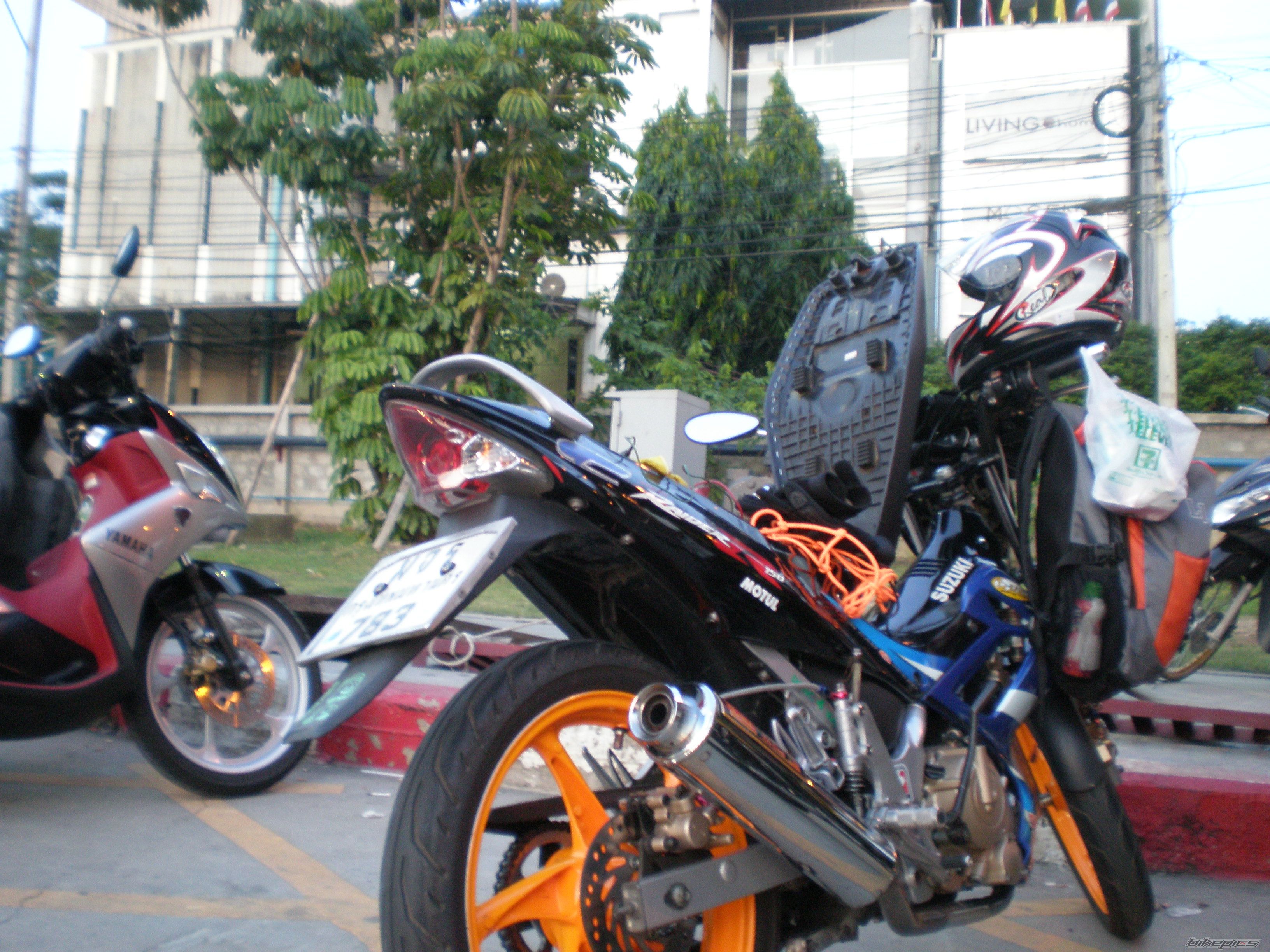 Photo 1637947