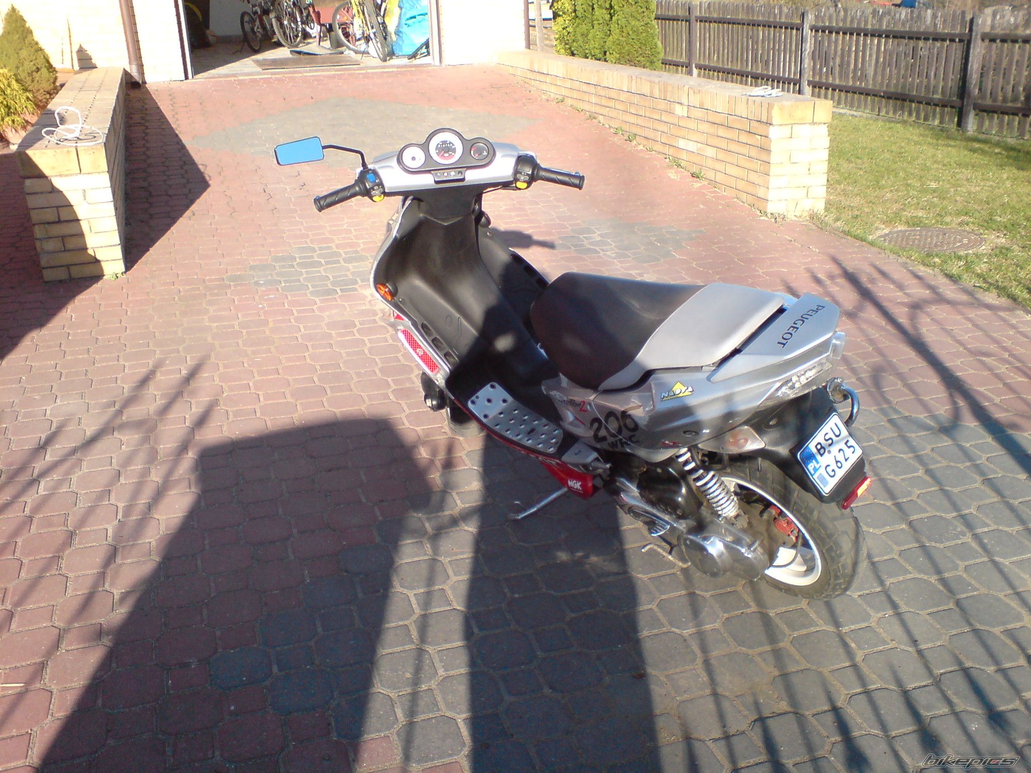 Photo 1637970
