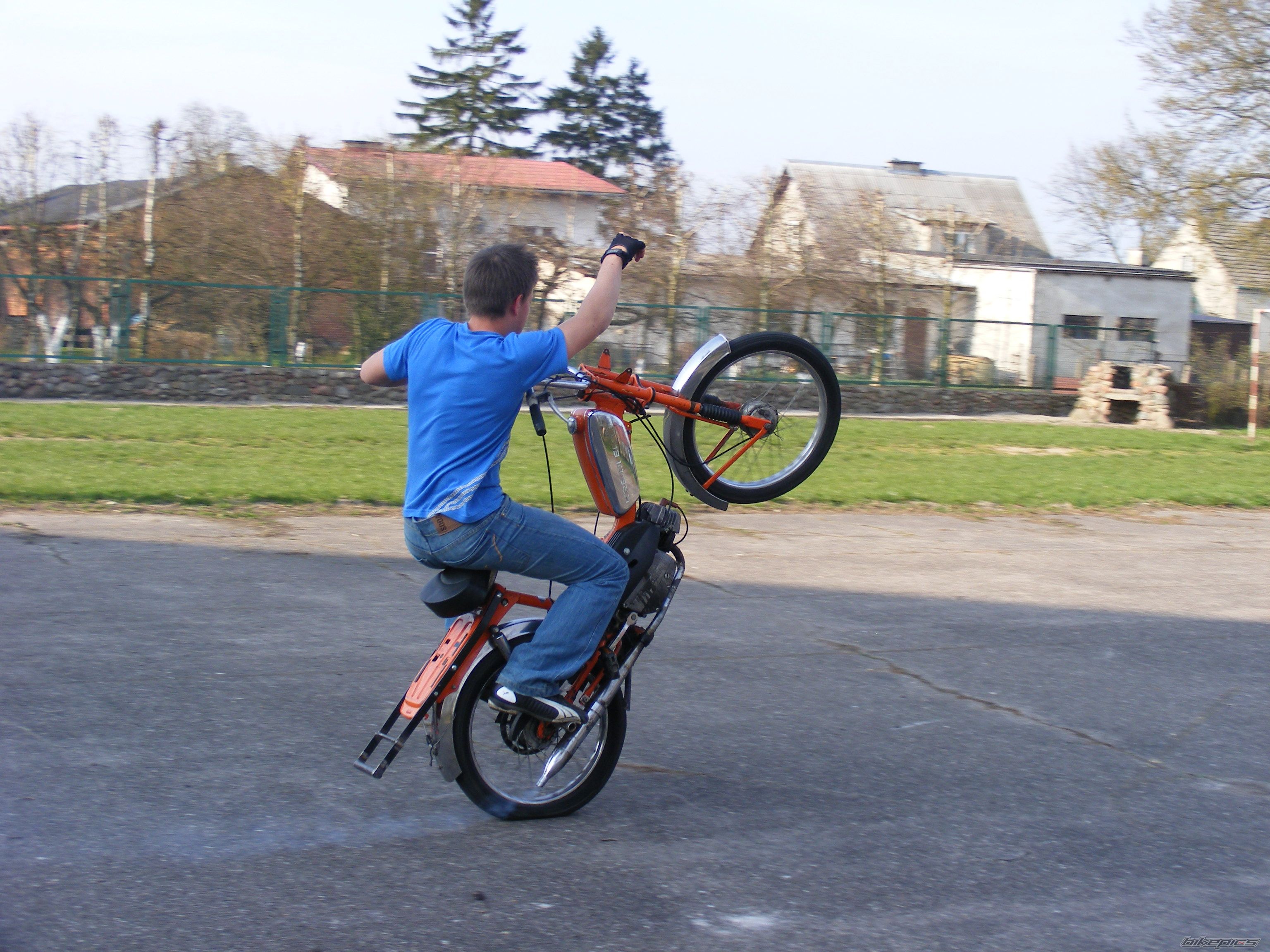 Bike Photo 1637974