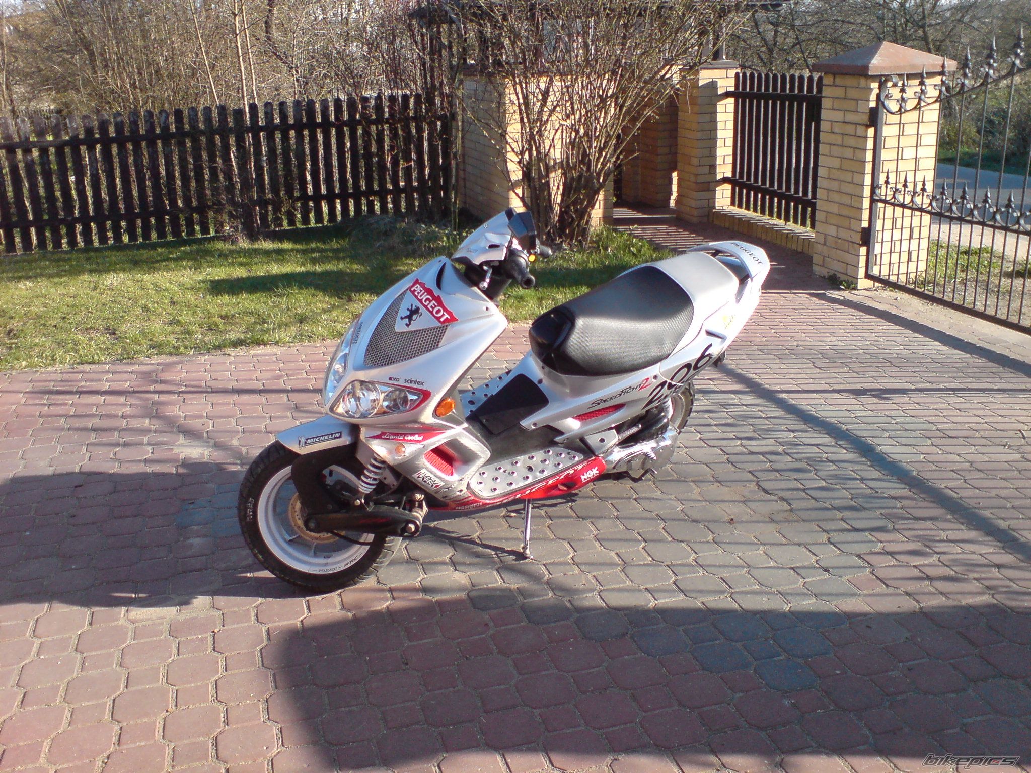 Photo 1637979