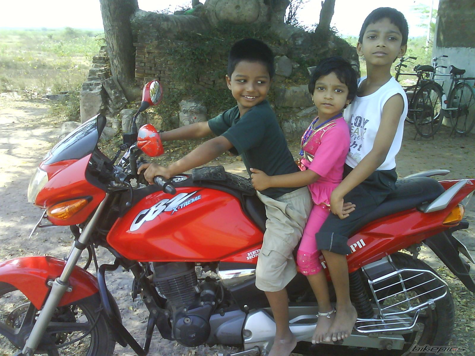 Photo 1638376