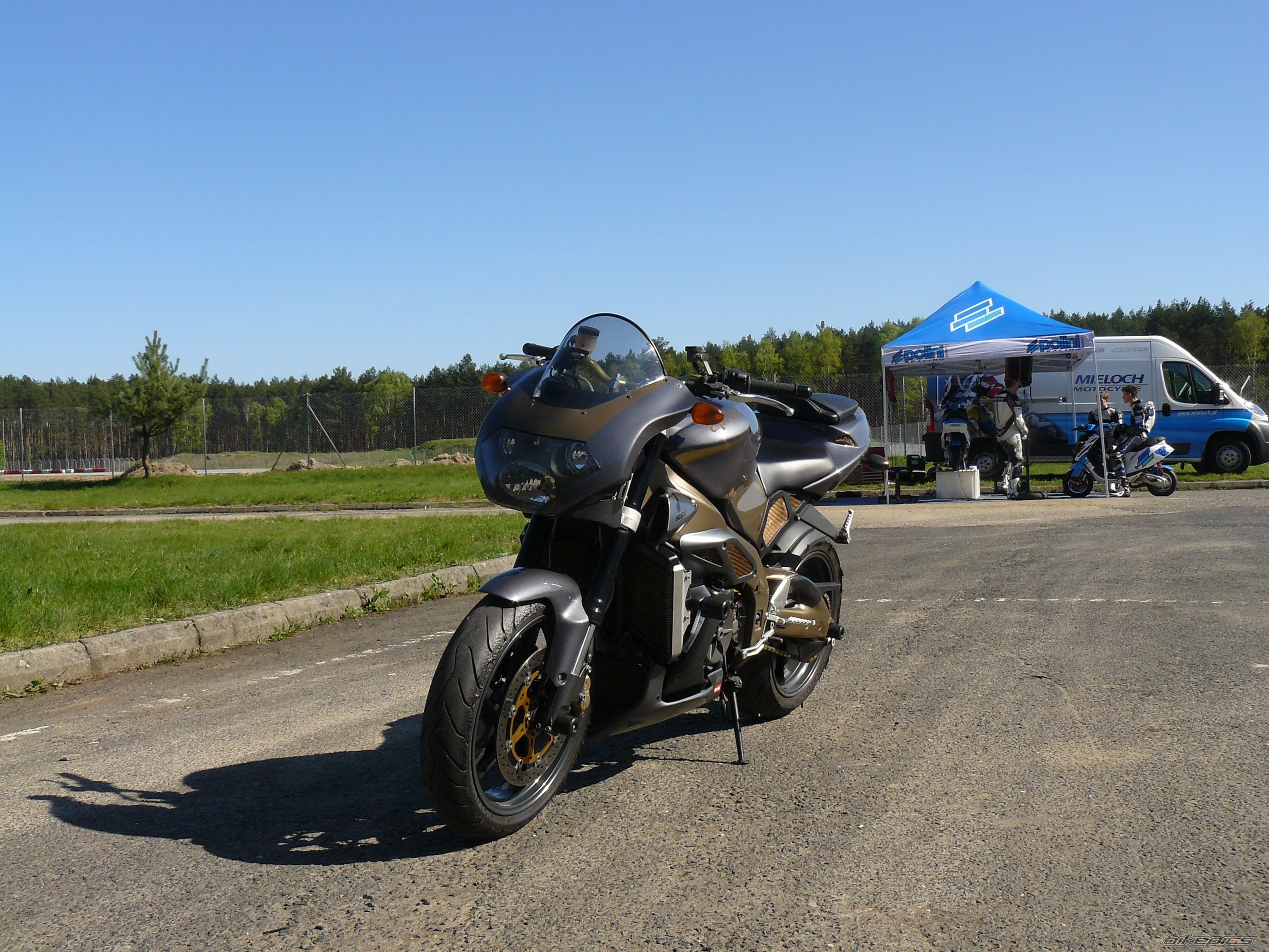 Photo 1642325