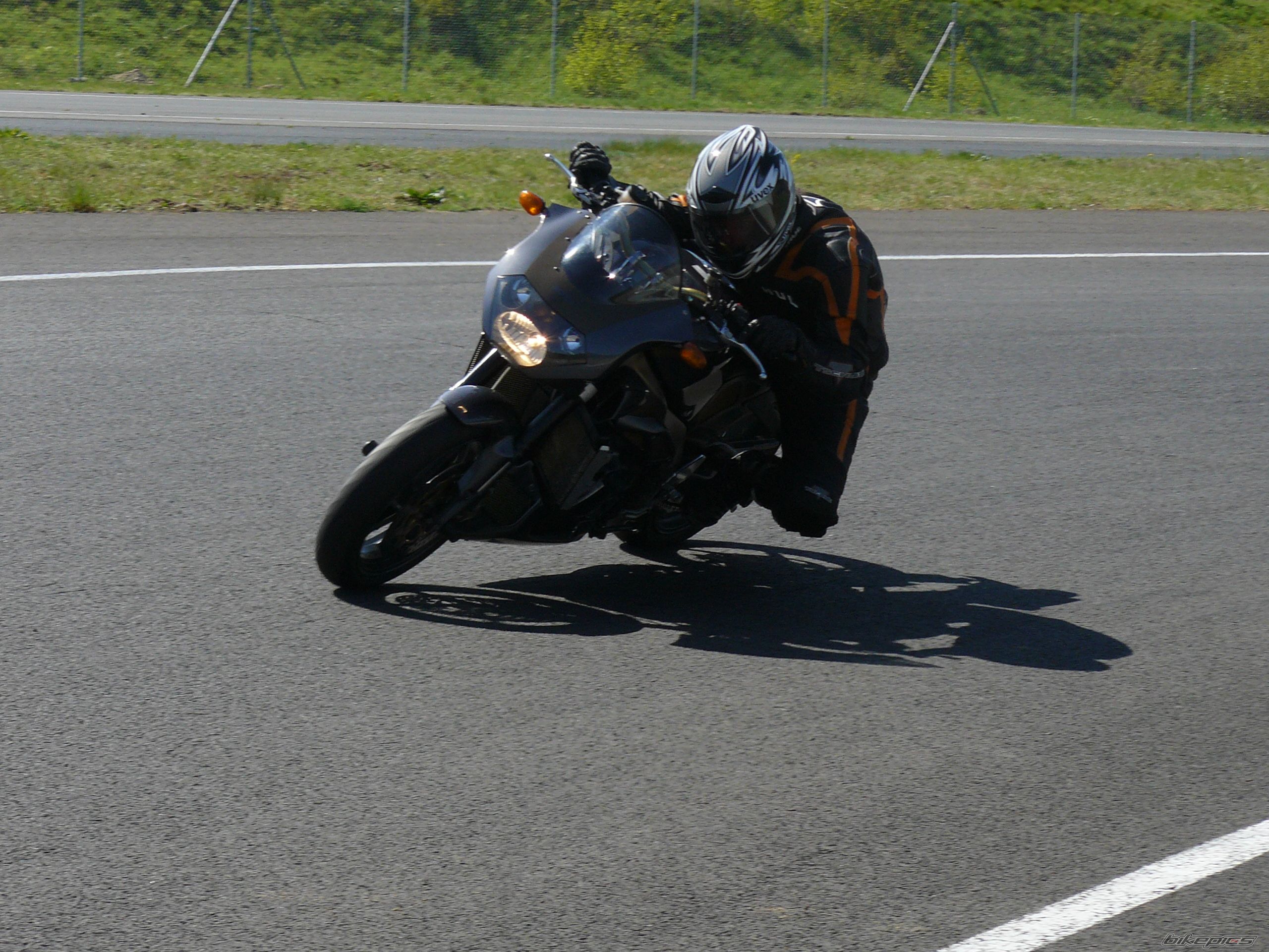 Photo 1642443
