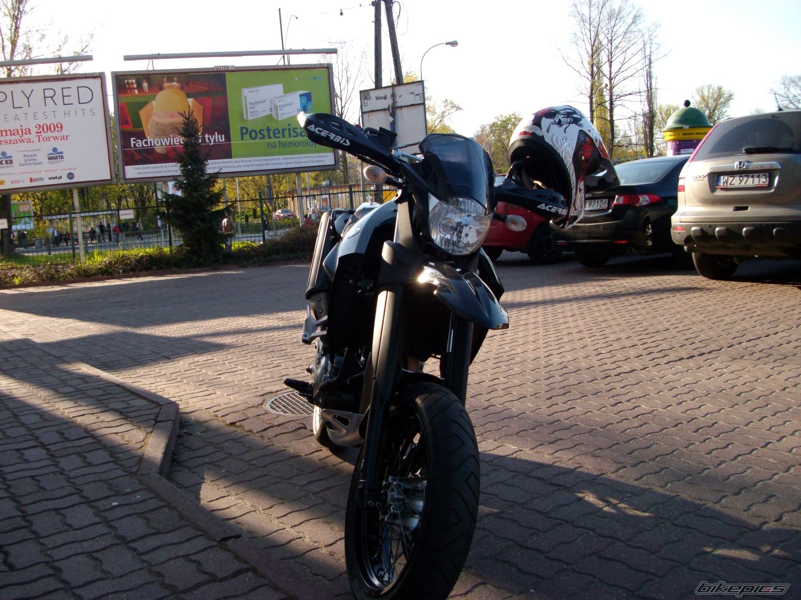 Photo 1642949