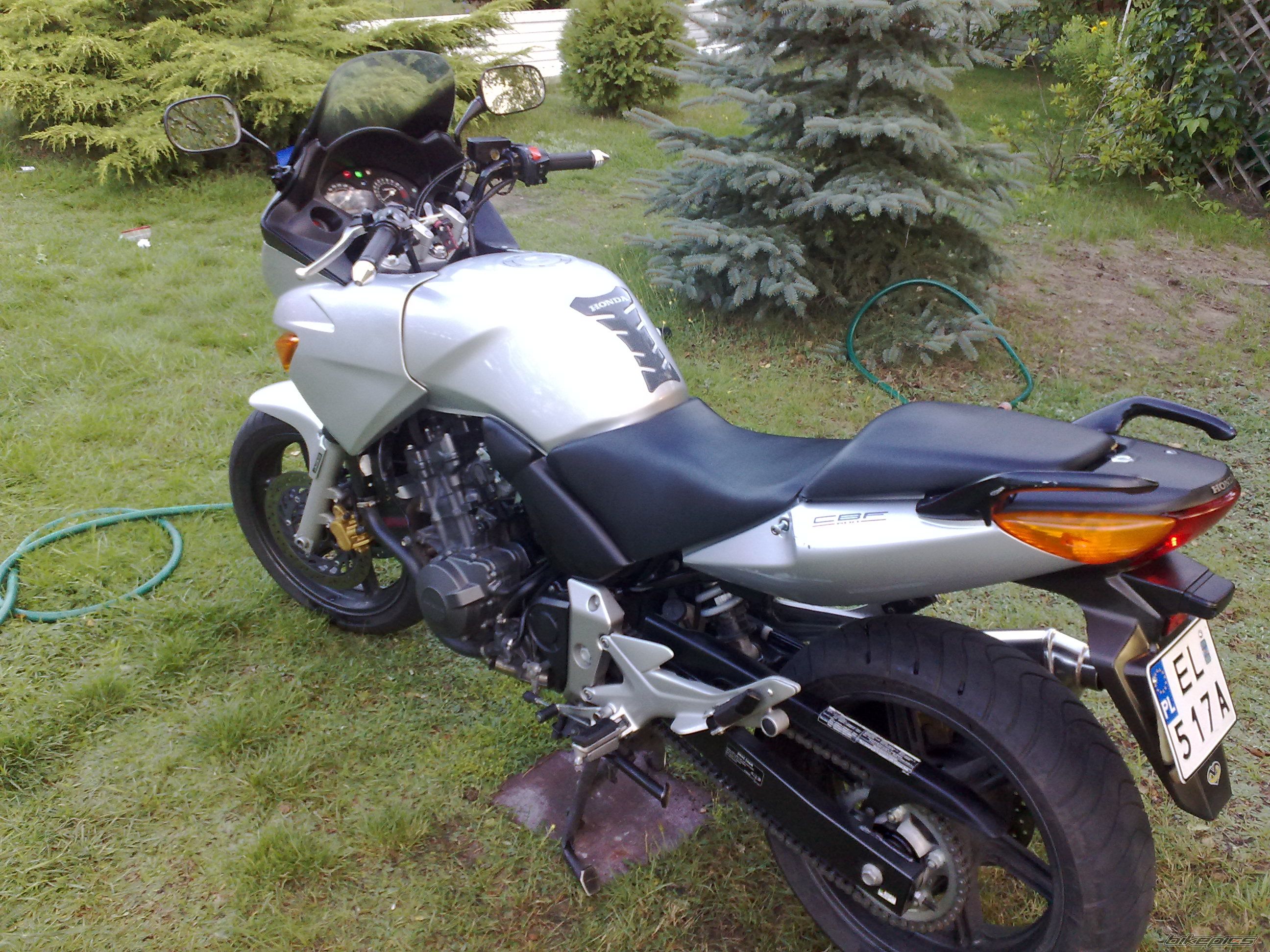 Photo 1643142