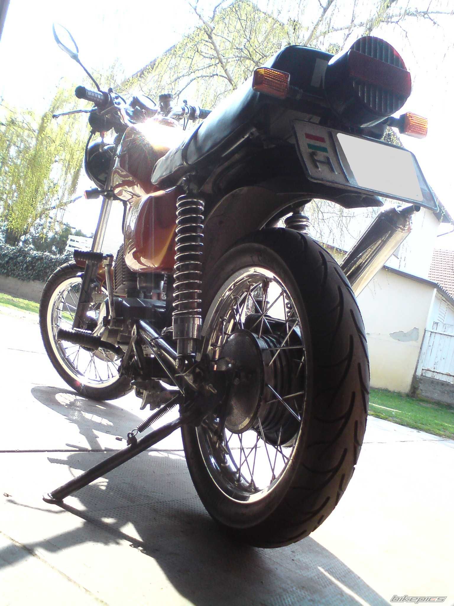 Photo 1645217