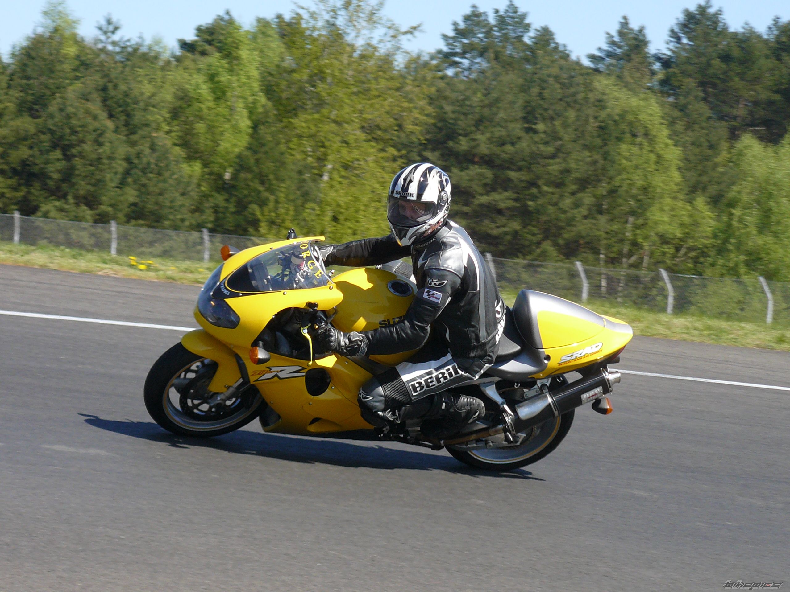 Photo 1645432