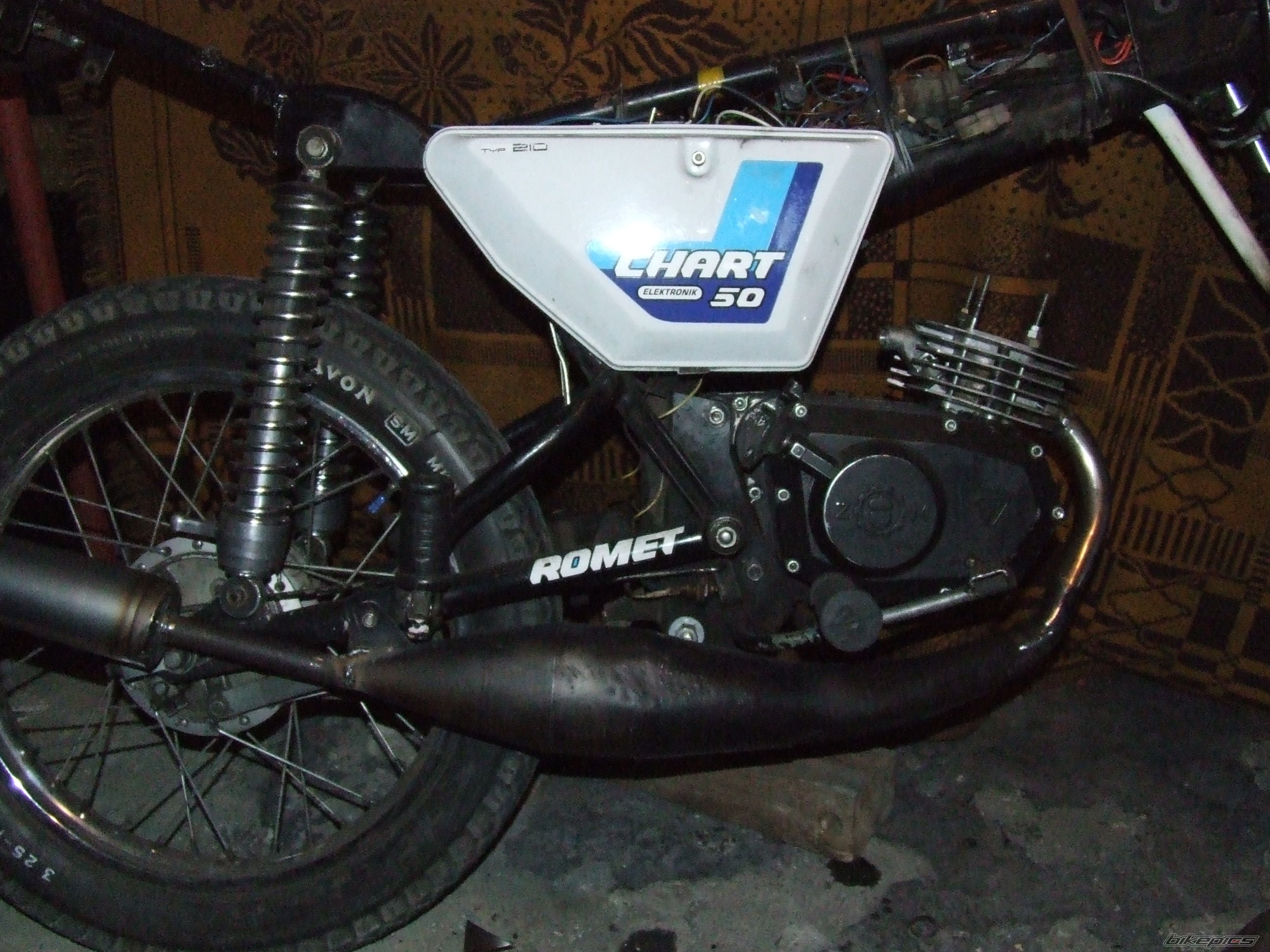 Photo 1645624