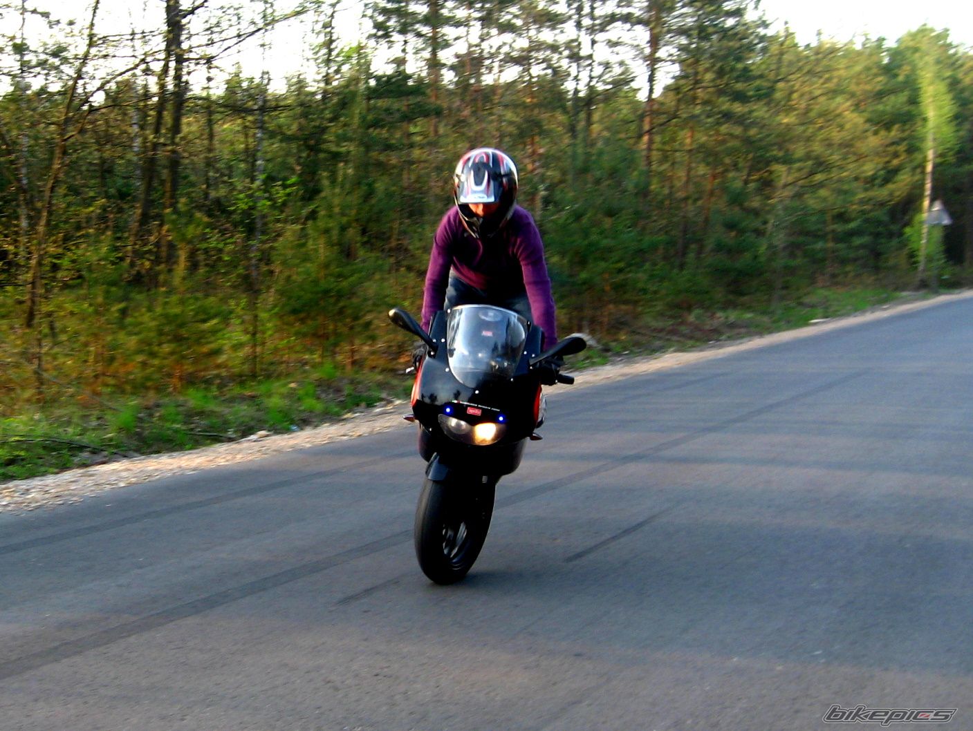 Photo 1645695