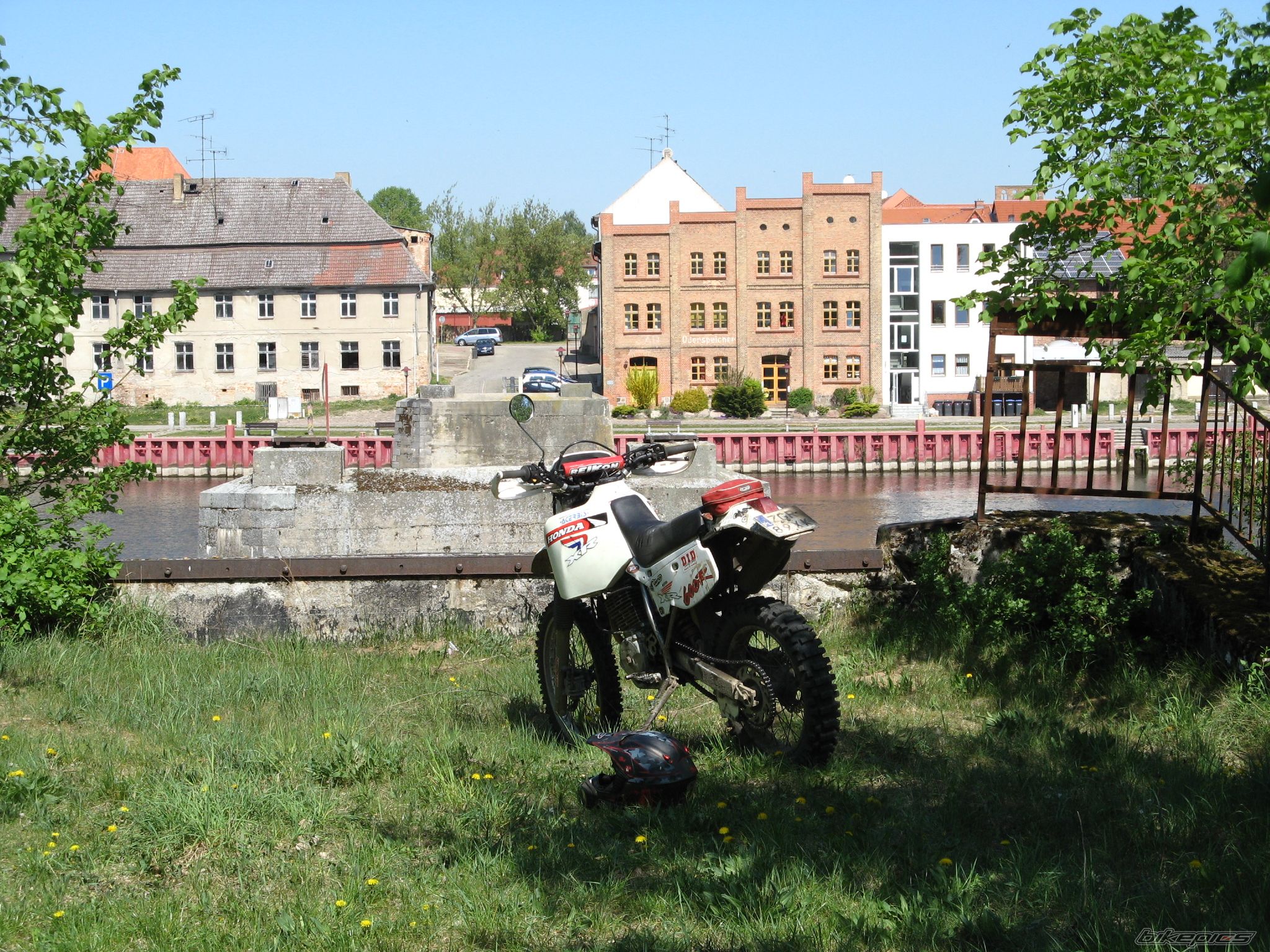 Photo 1648942