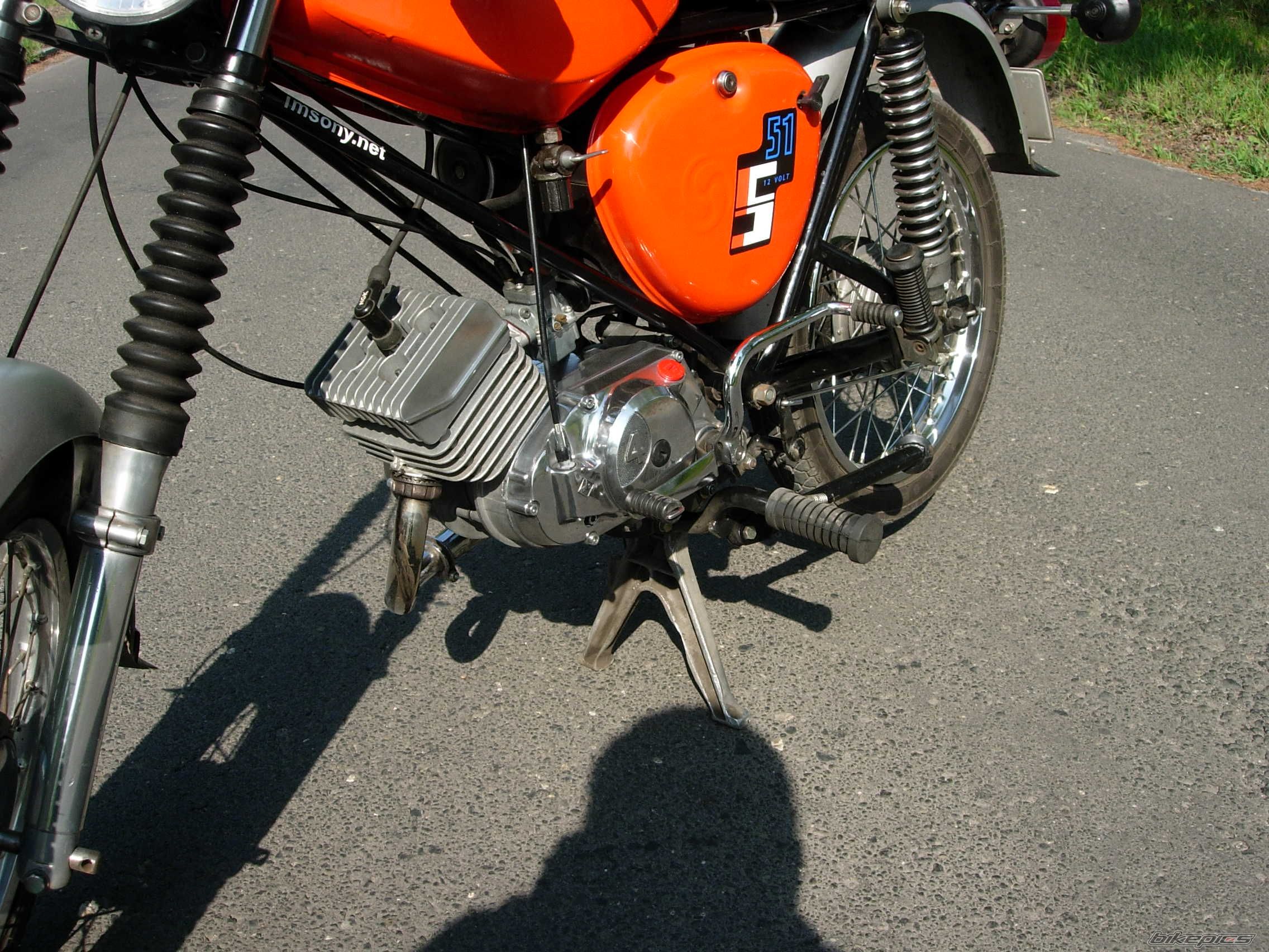 Photo 1652104
