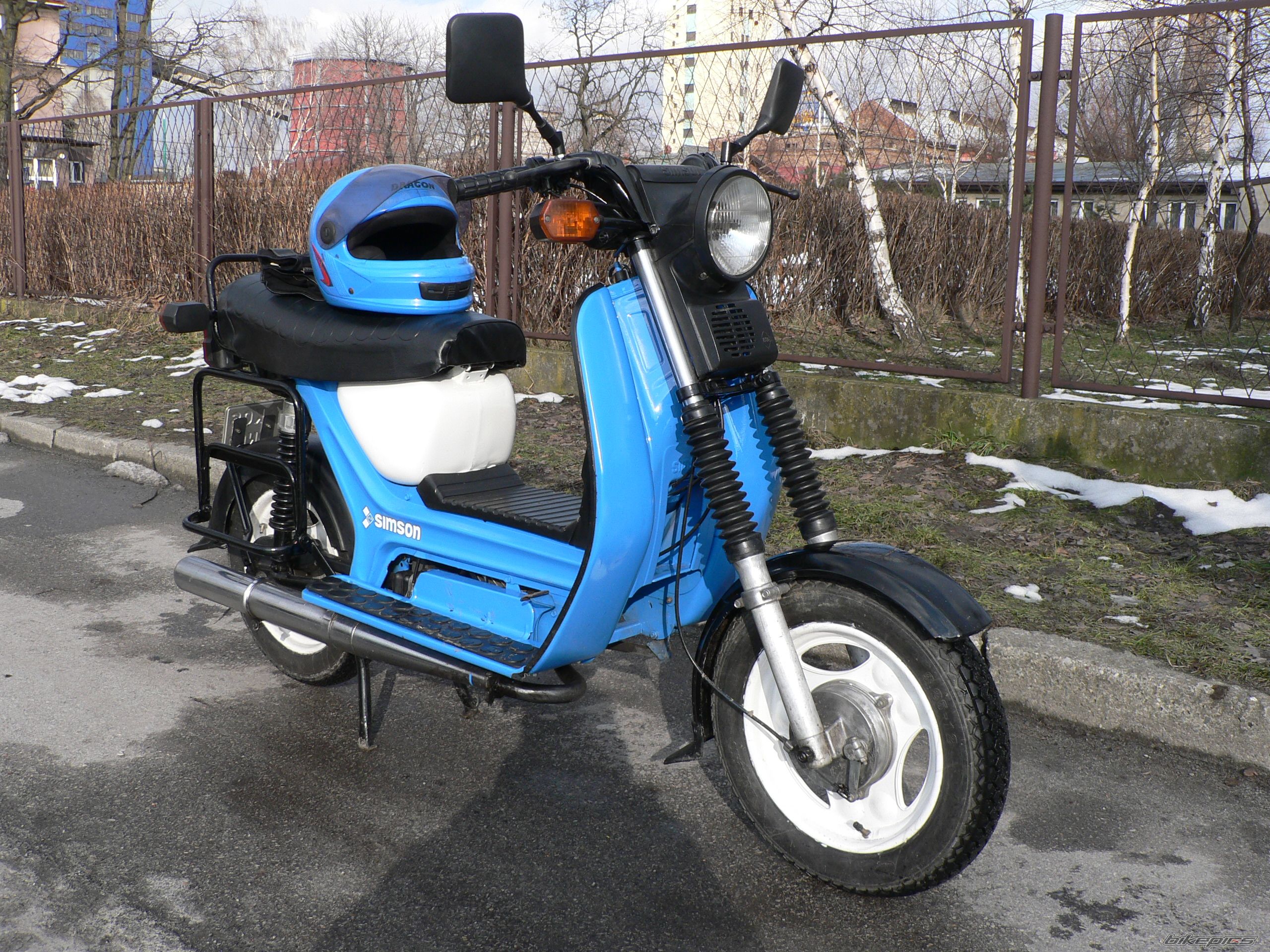 Photo 1652138