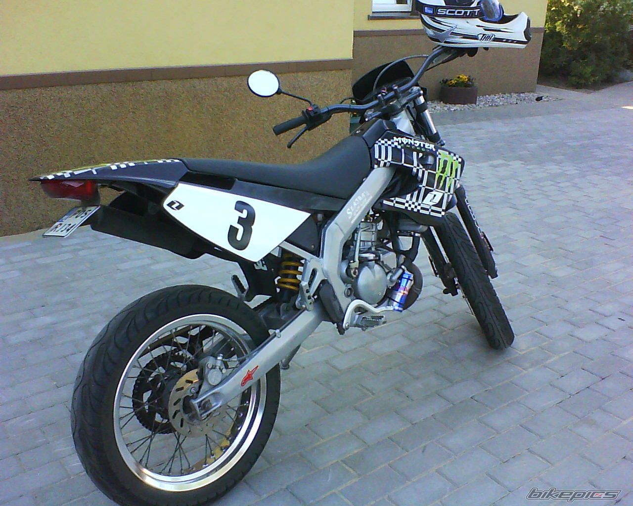 Photo 1654878