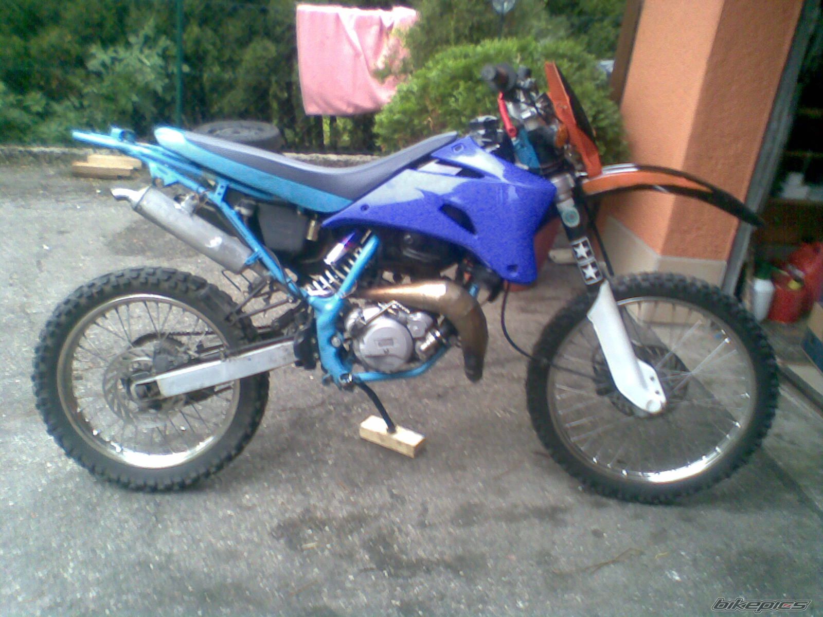 Photo 1658146