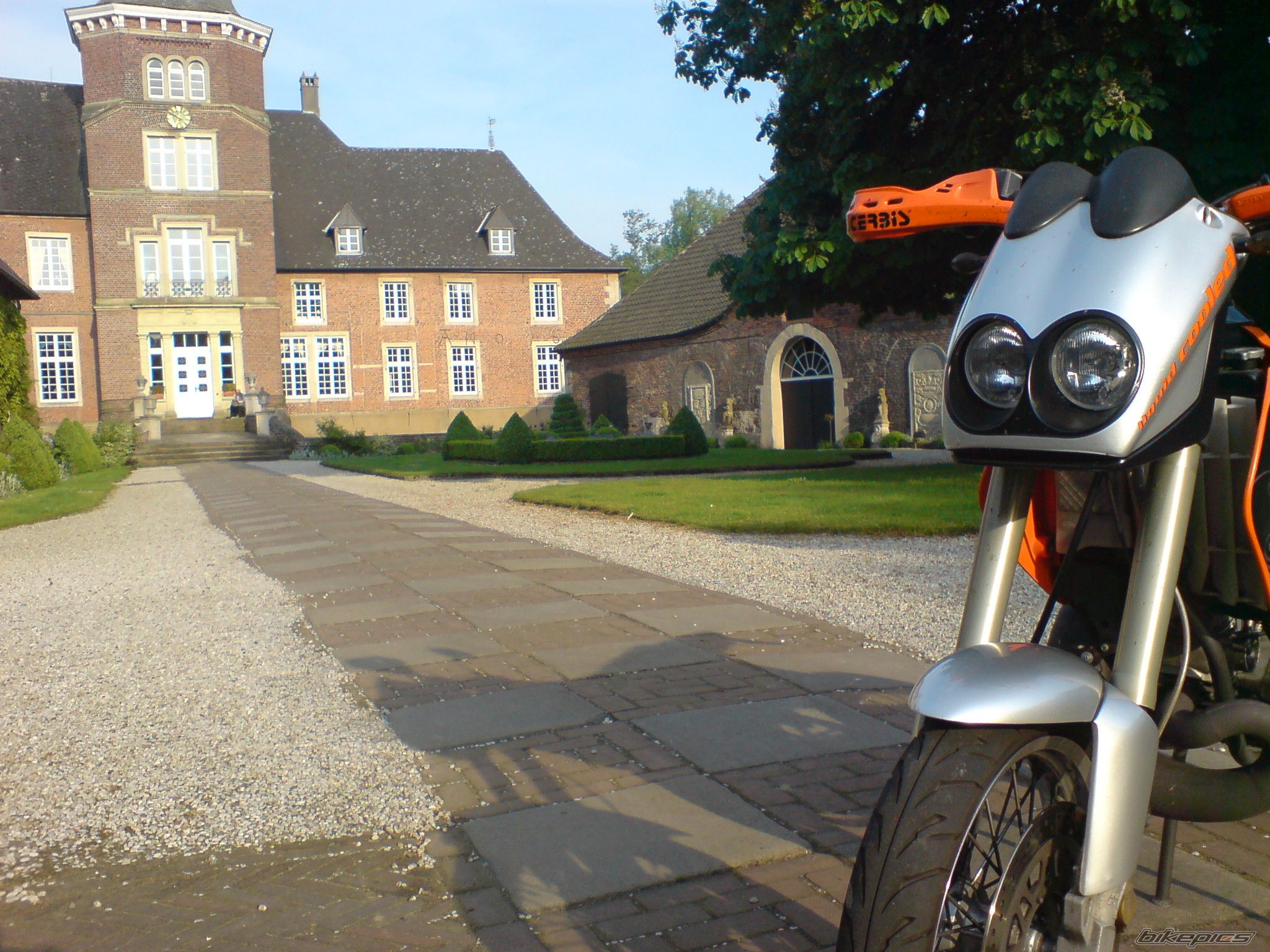 Photo 1663139