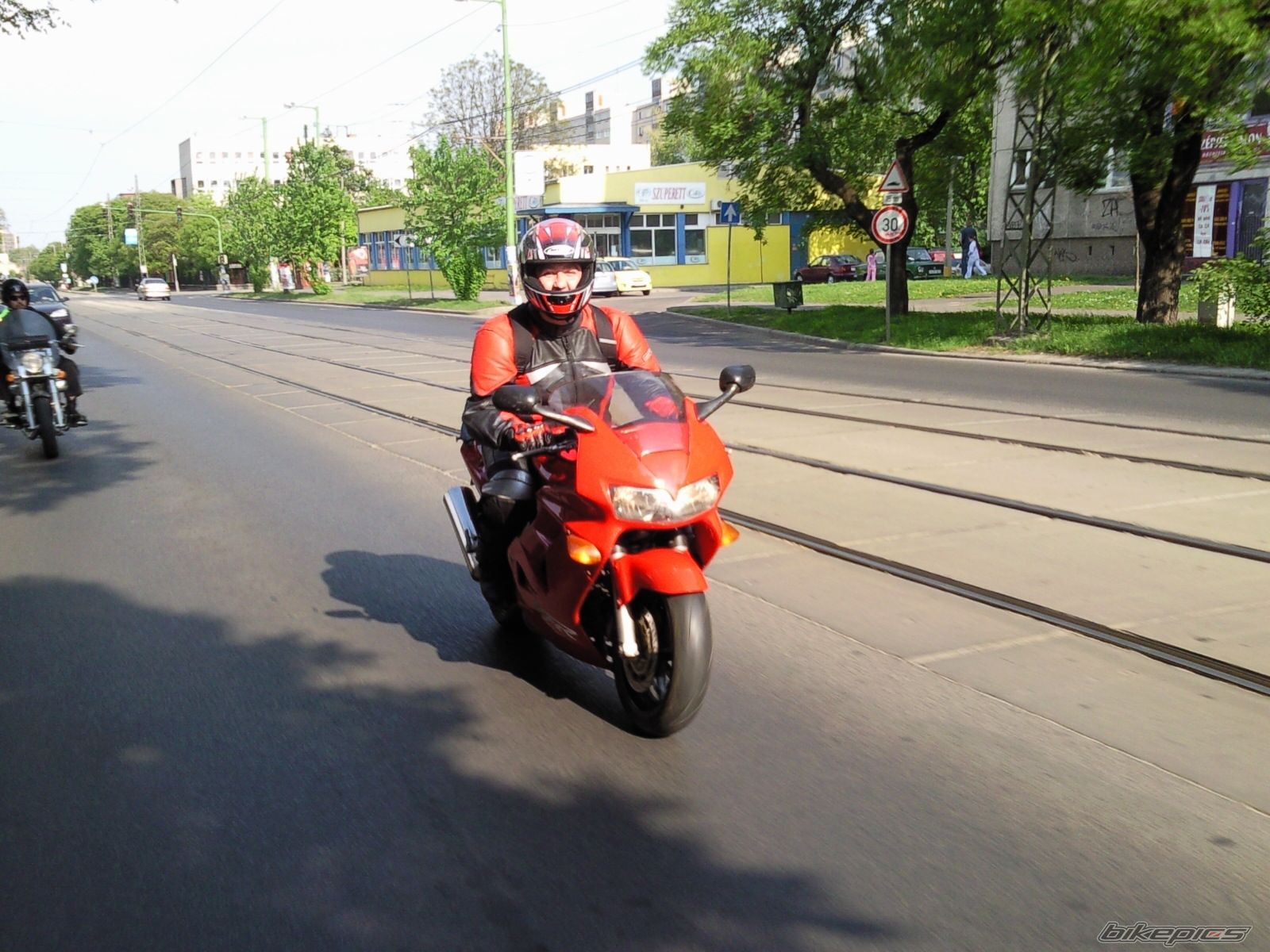 Bike Photo 1666076