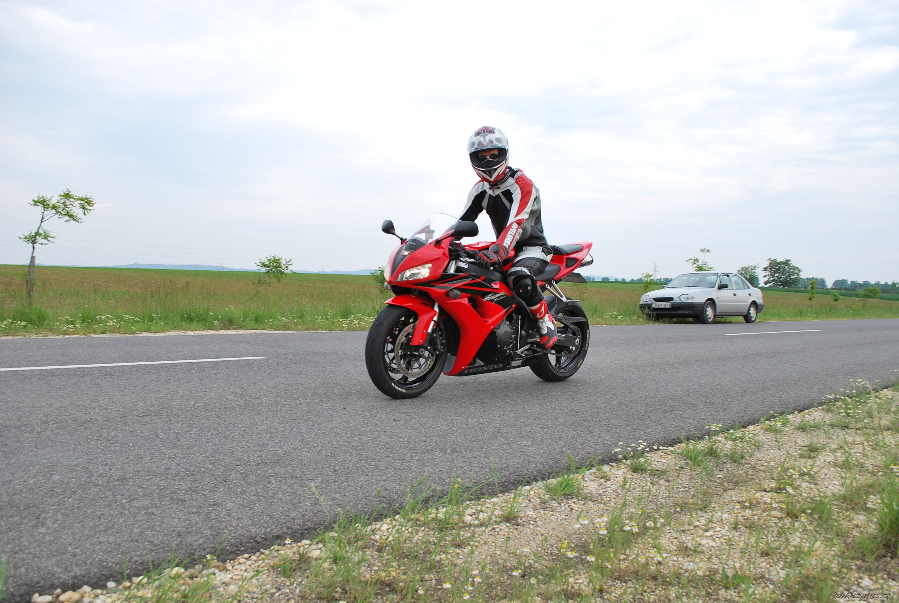 Photo 1668144