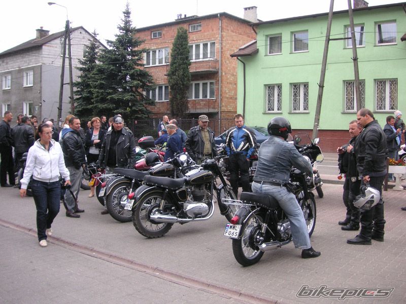 Photo 1668937