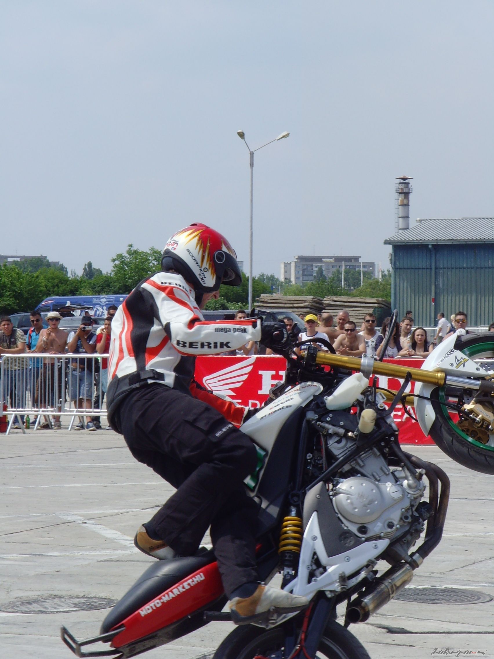 Bike Photo 1670859