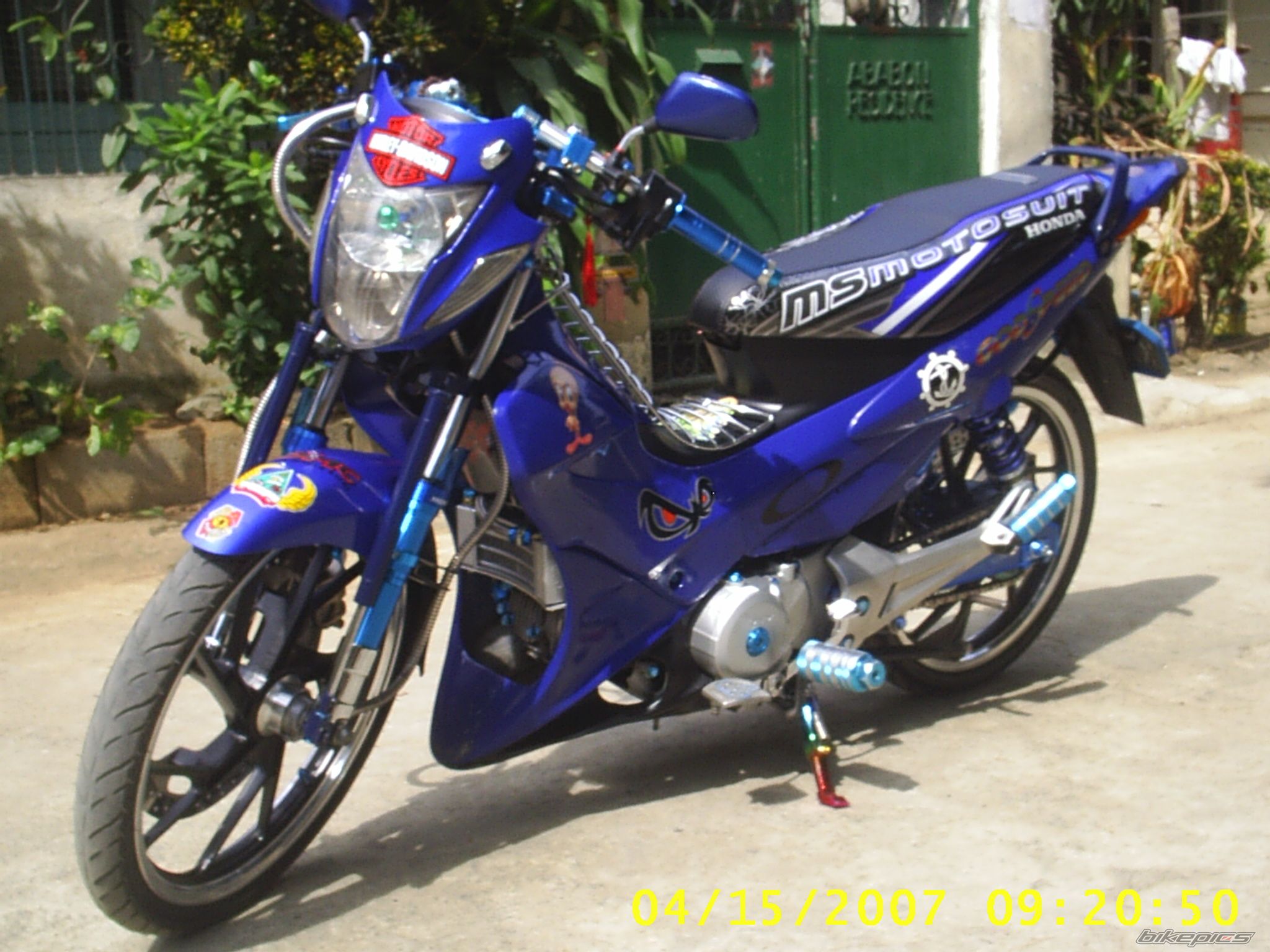 Photo 1672035