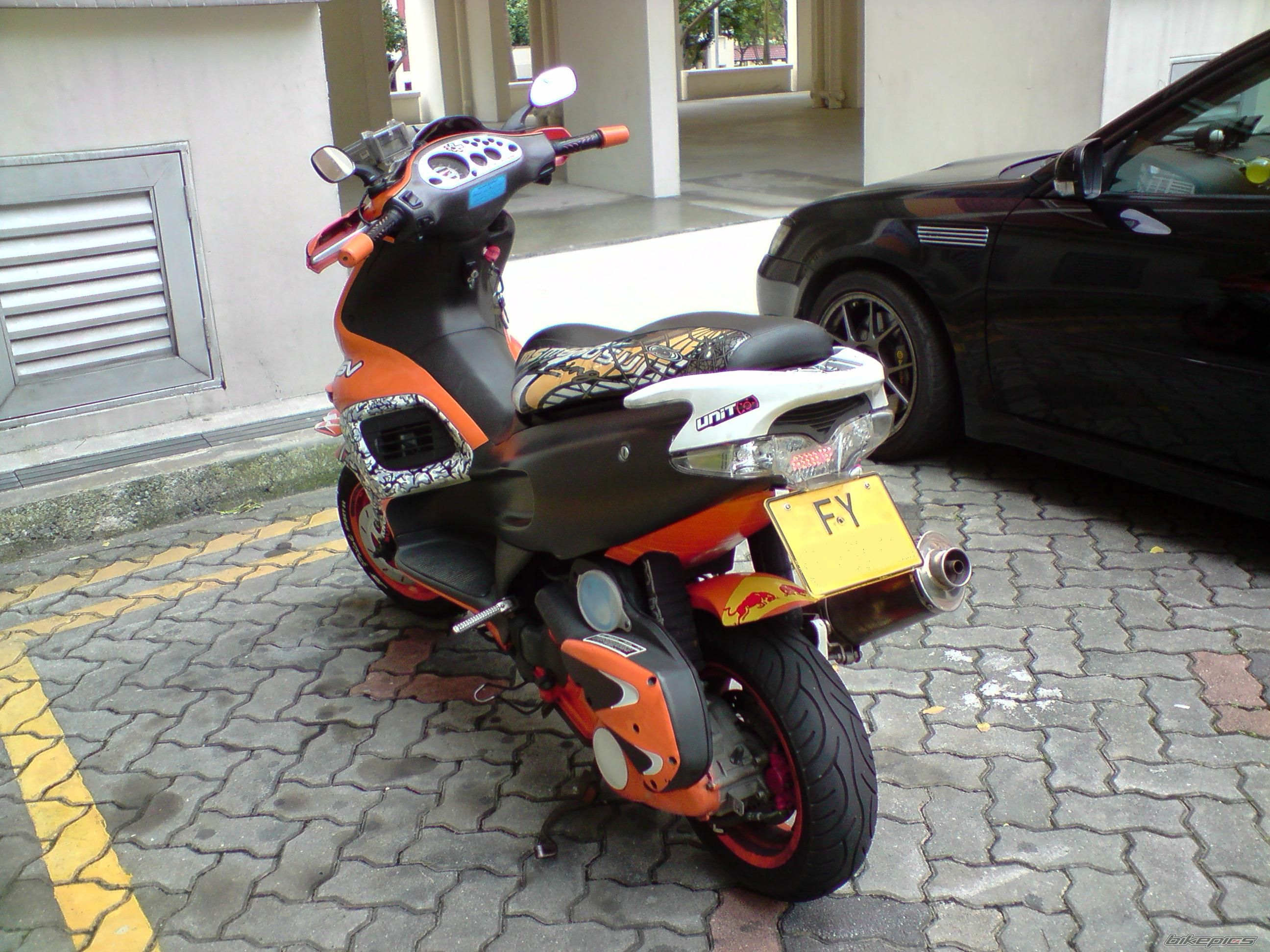 Photo 1672092