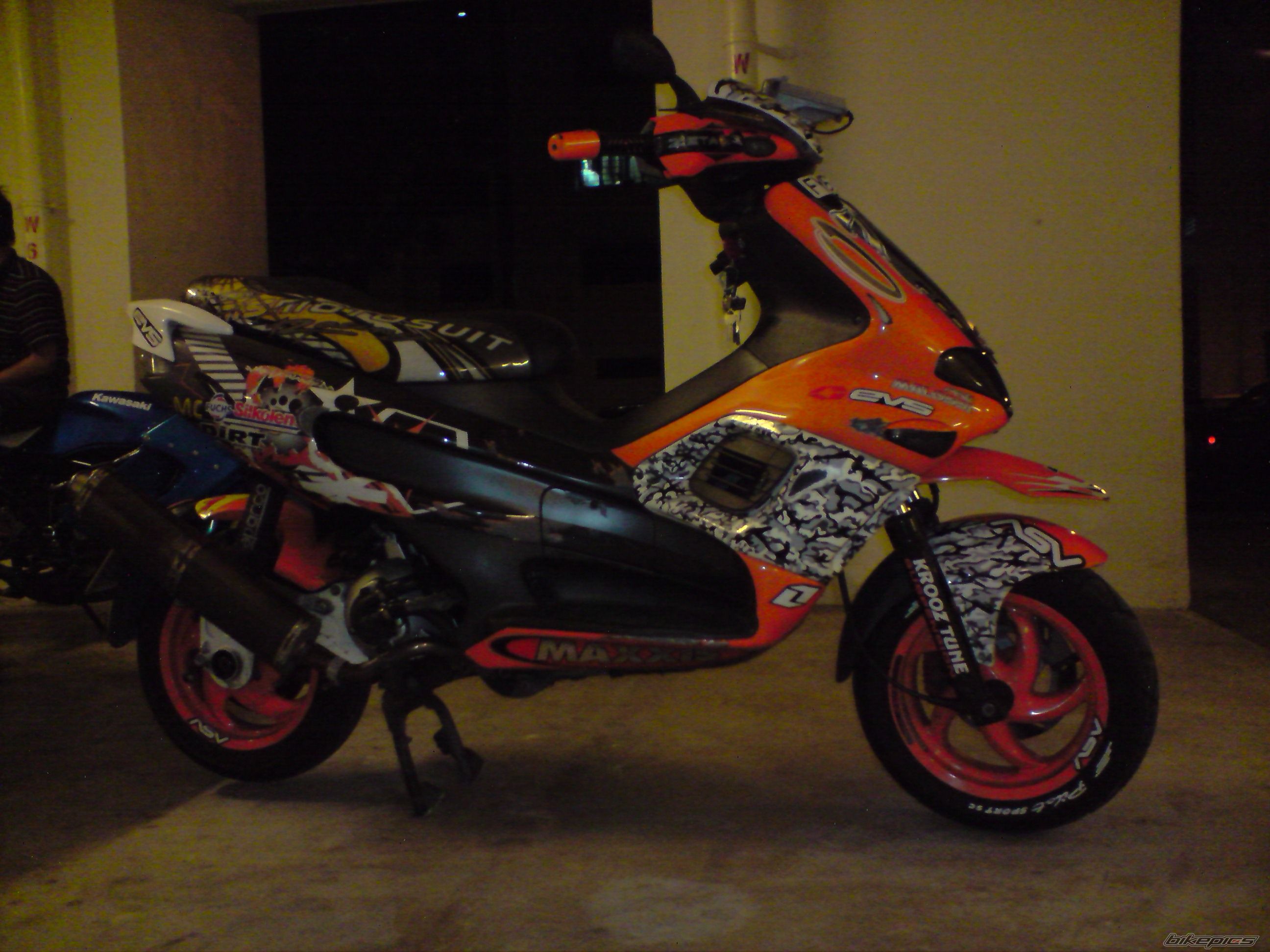 Photo 1672094