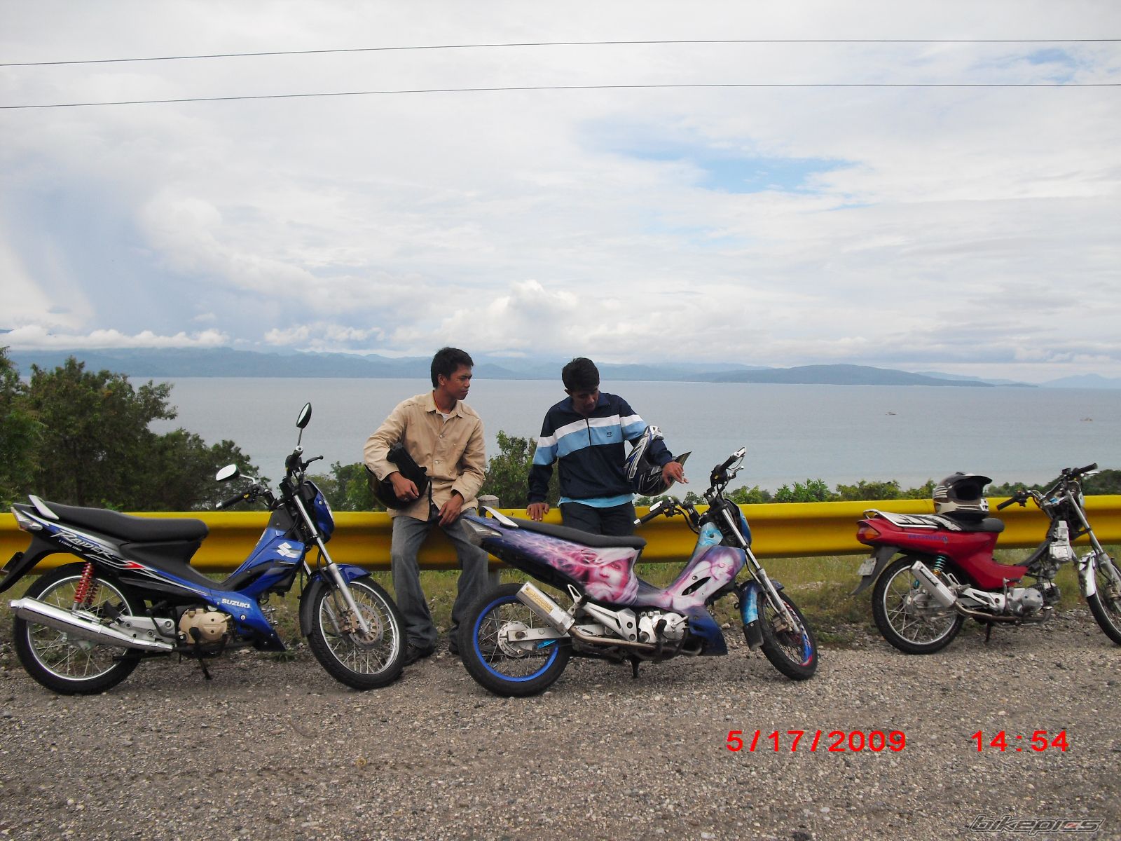 Photo 1672096