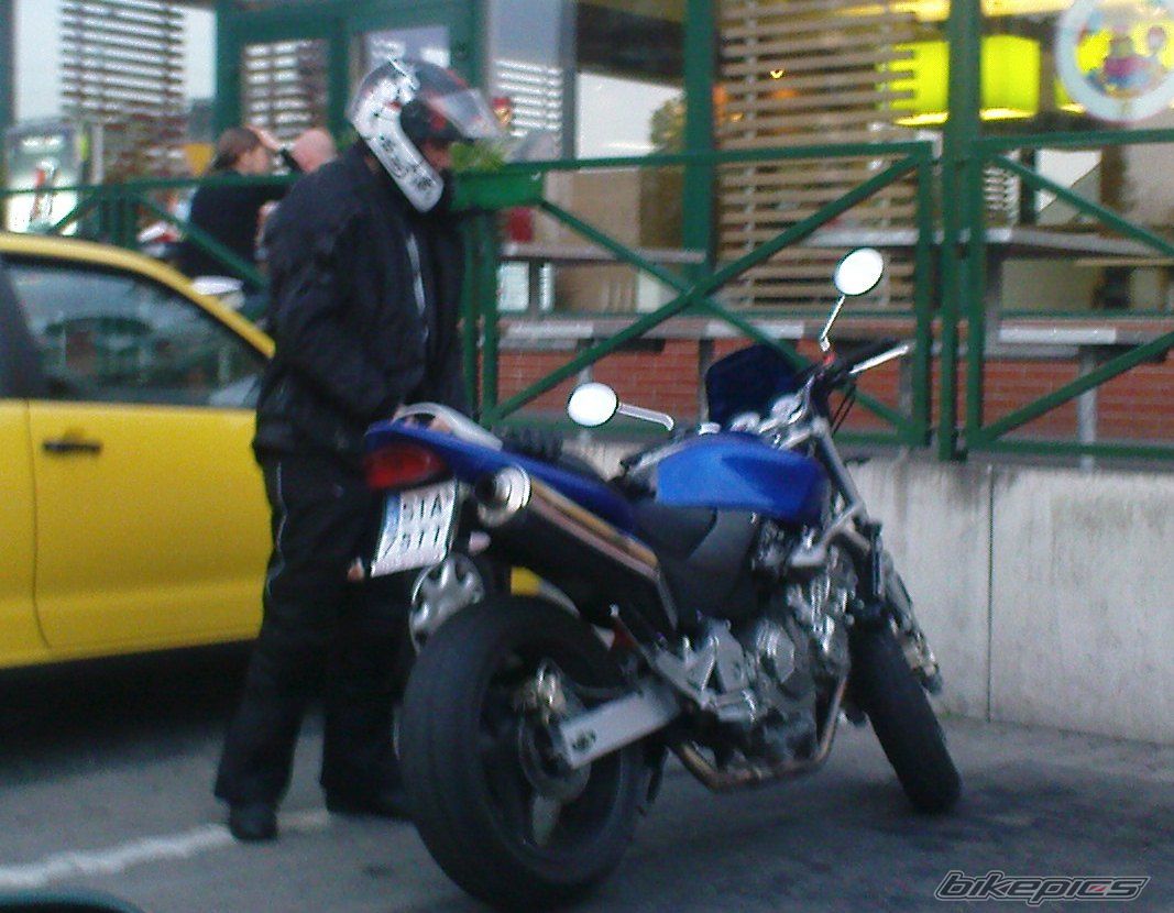 Photo 1672217