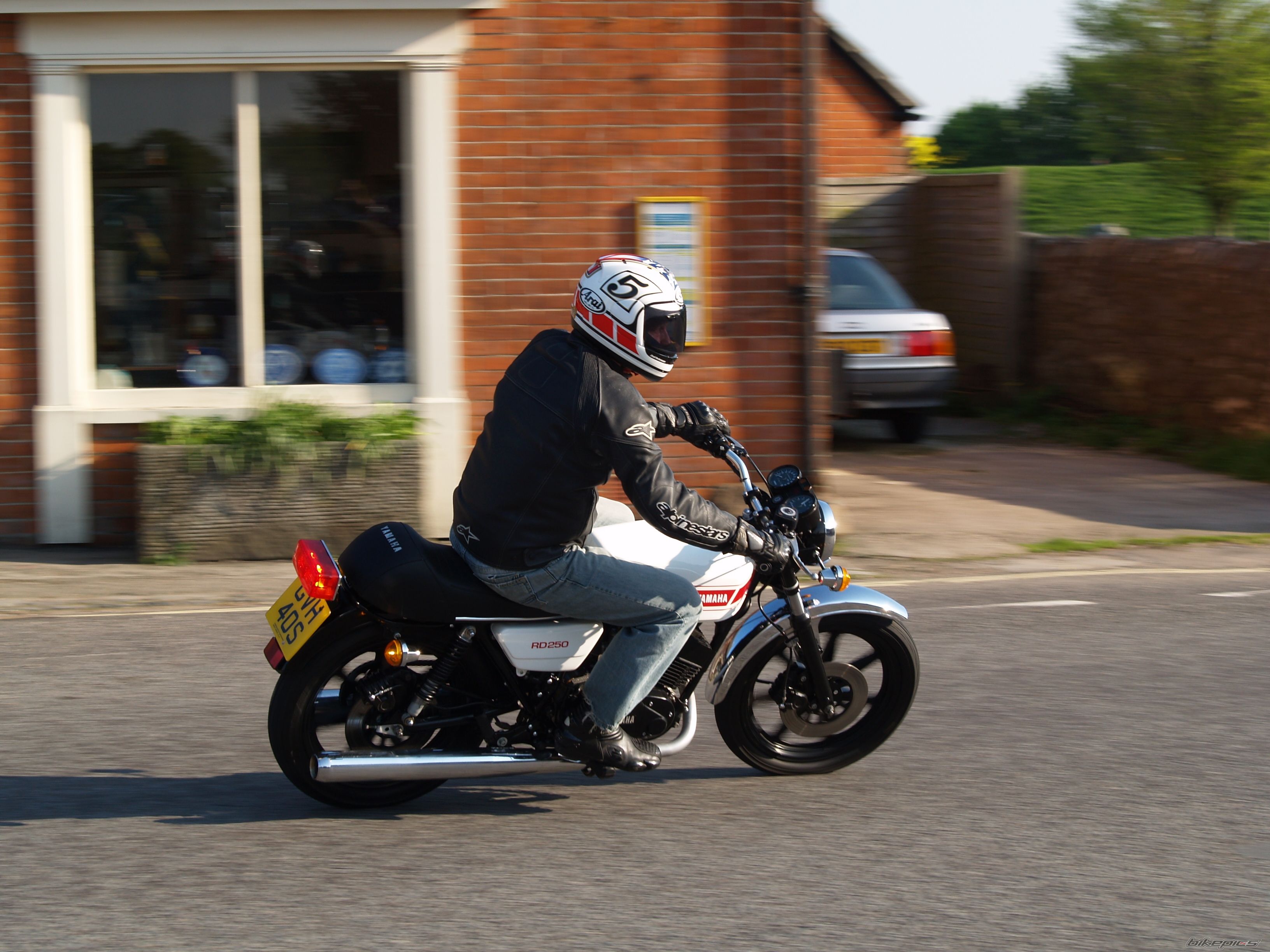 Photo 1672232