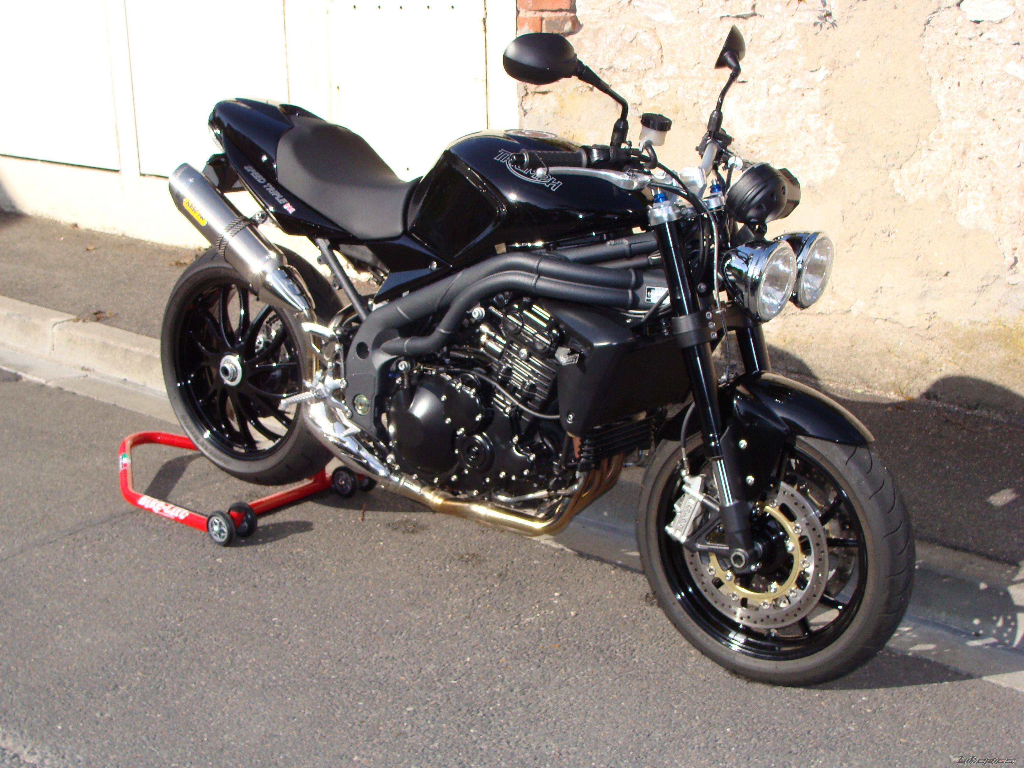 Photo 1672256