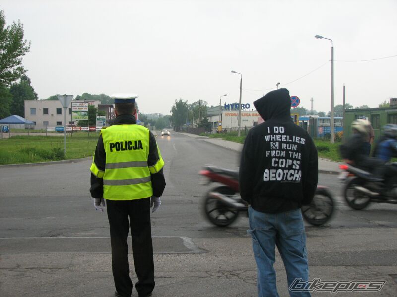 Photo 1672261