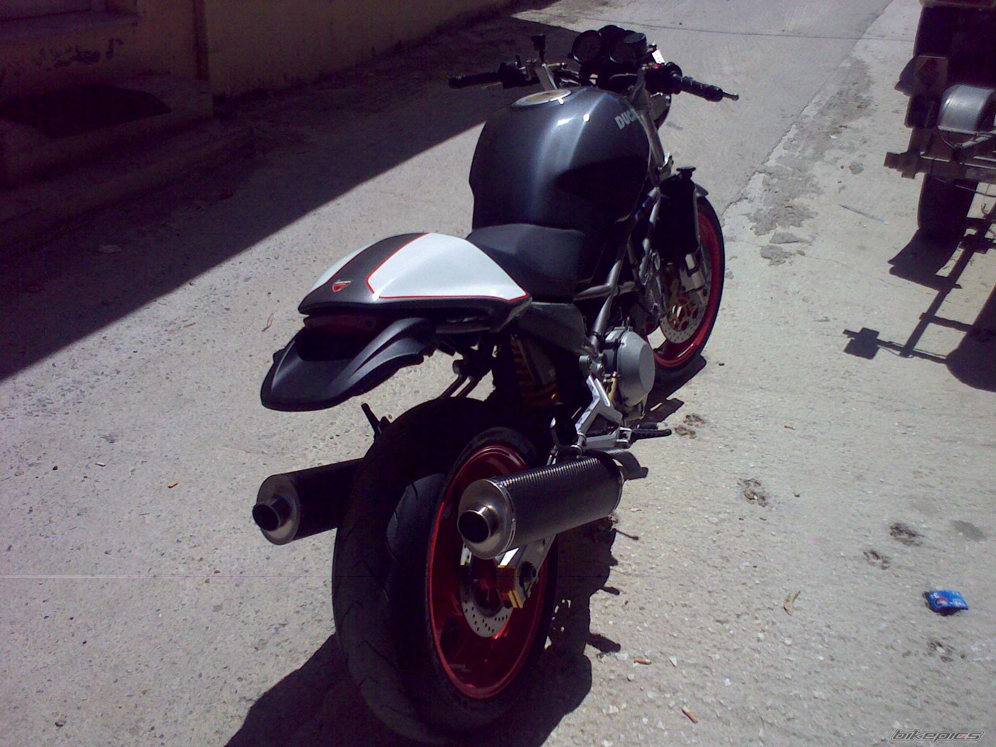 Photo 1672414