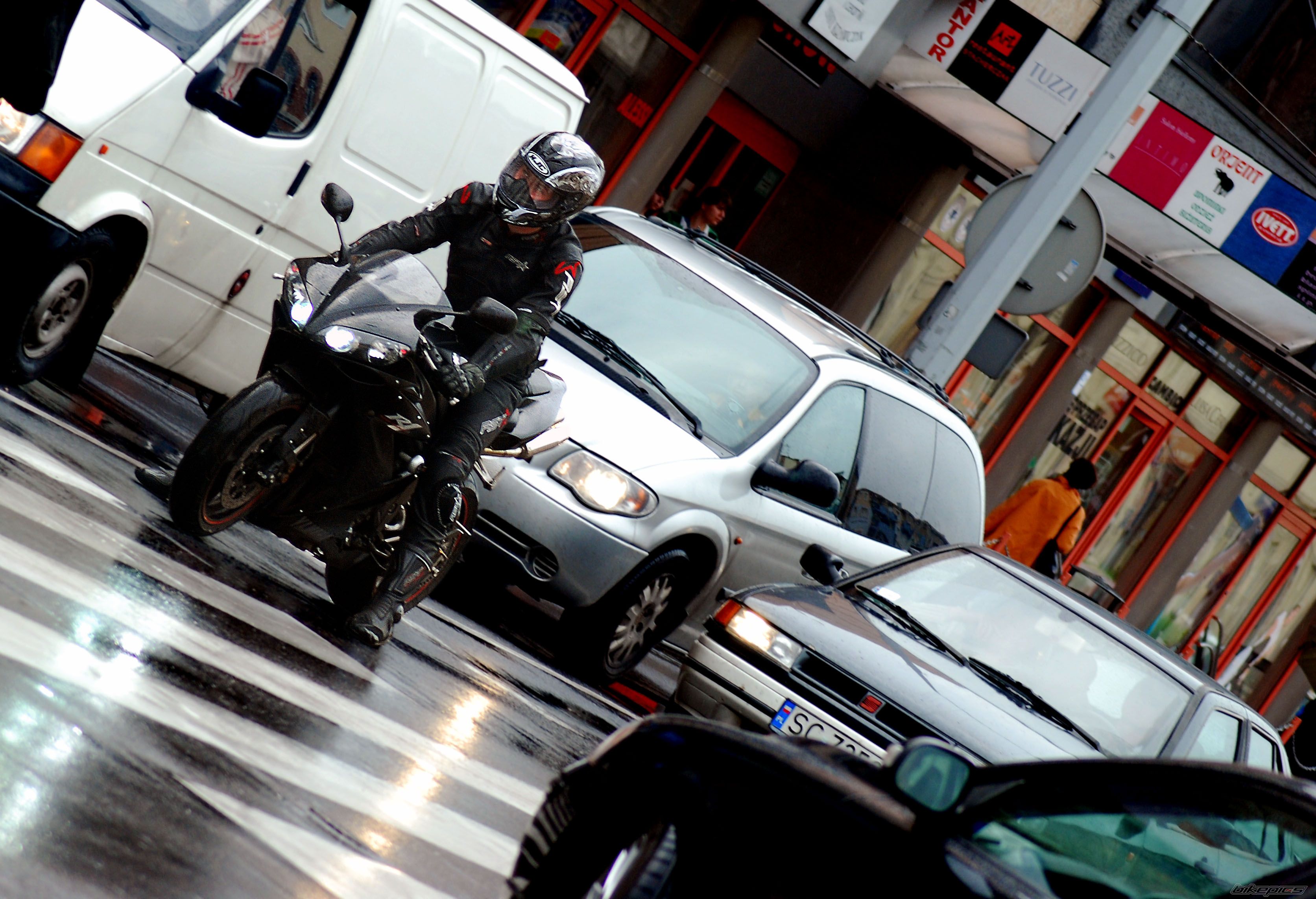 Photo 1672557