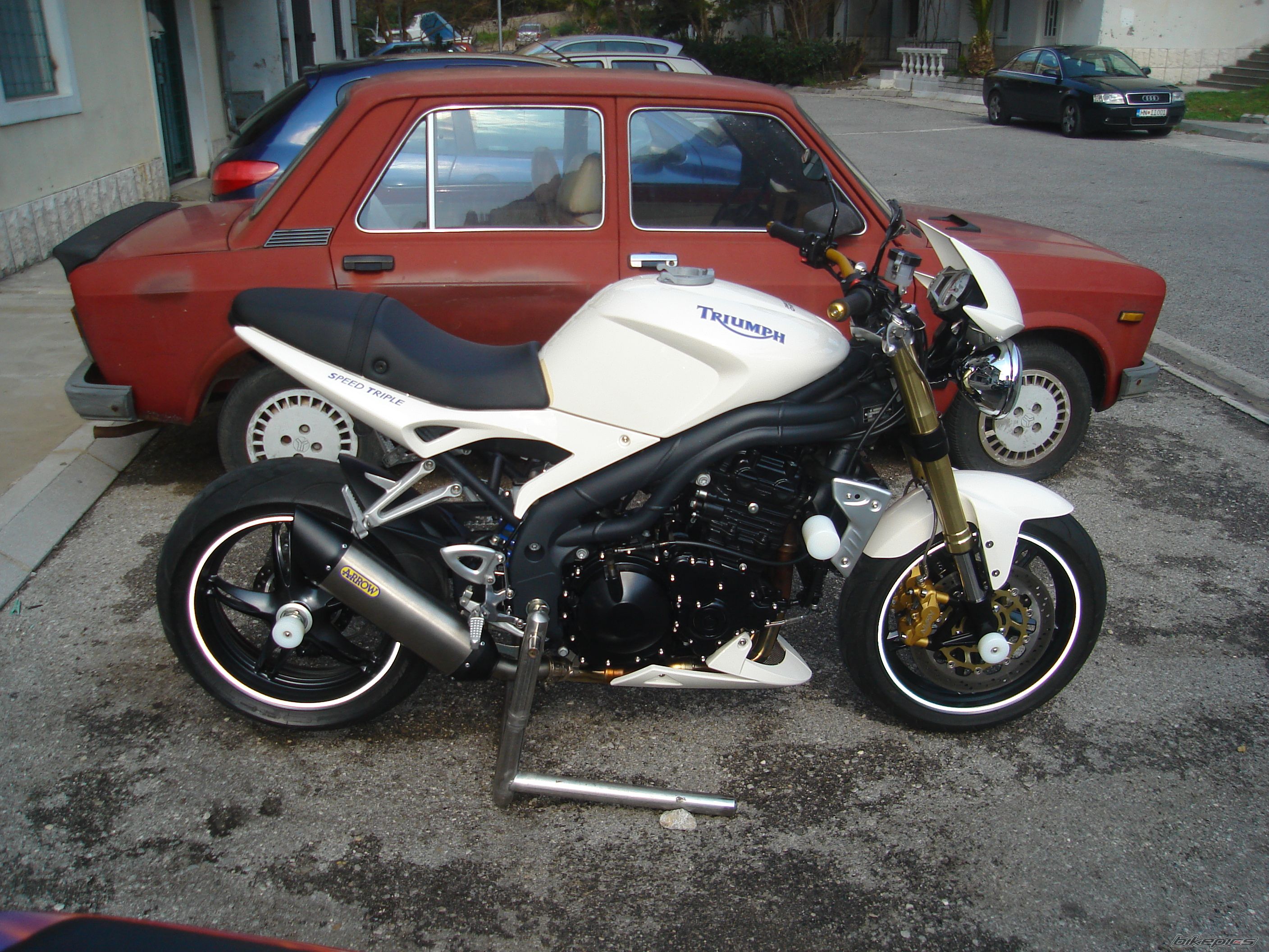 Photo 1672603