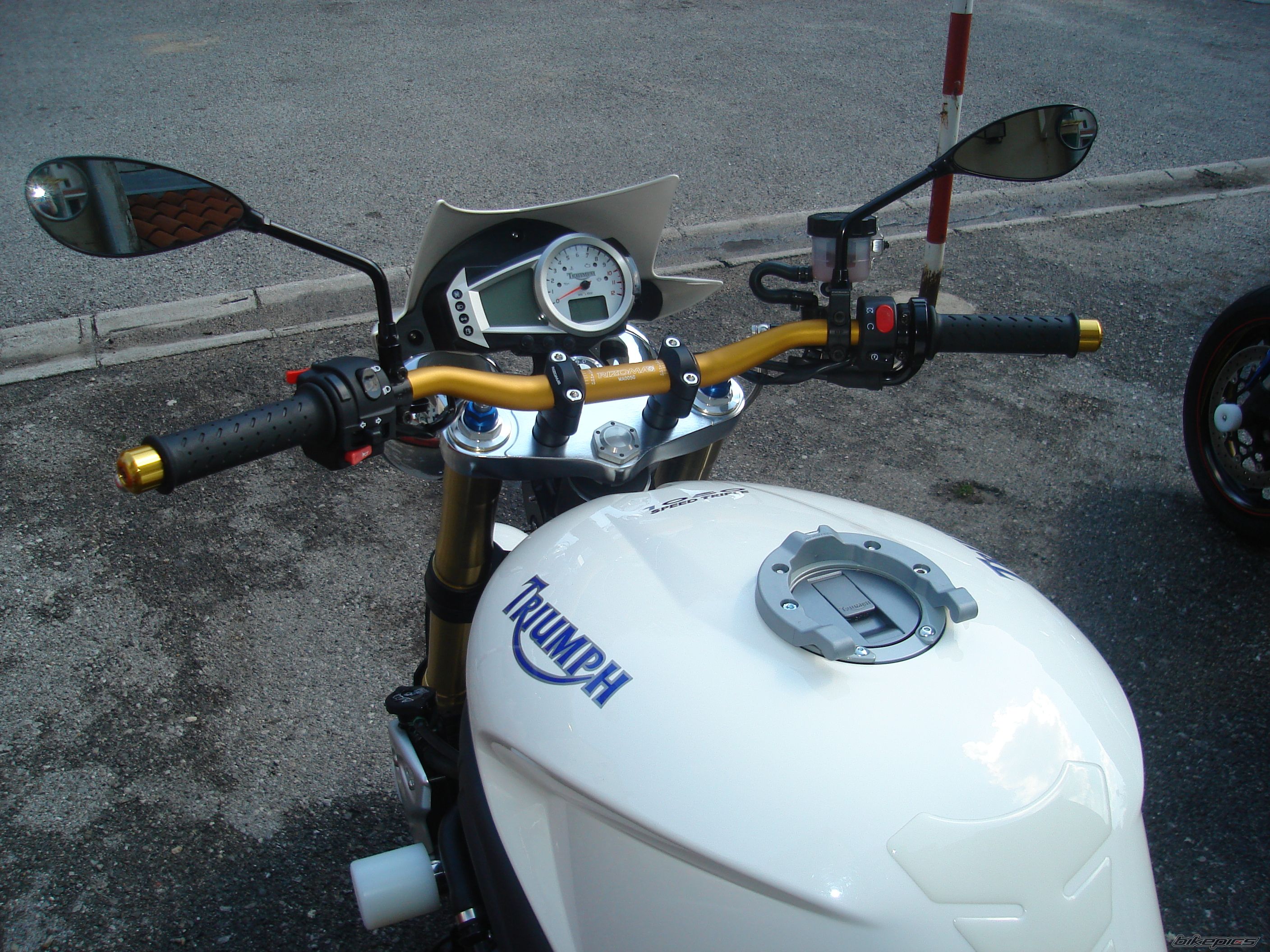 Photo 1672609