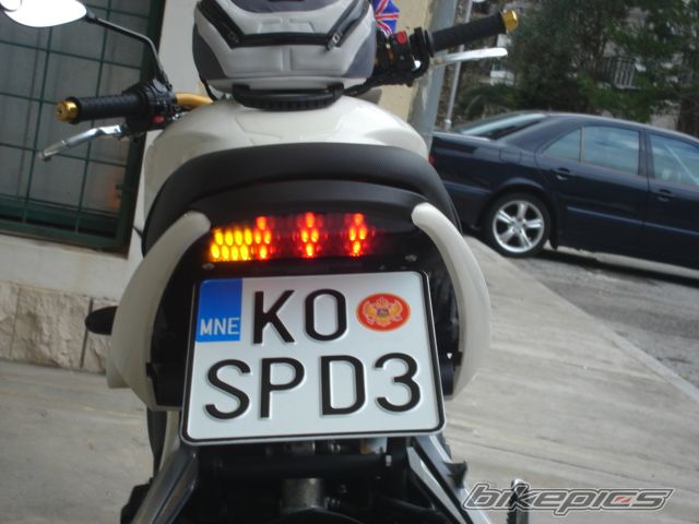 Photo 1672638