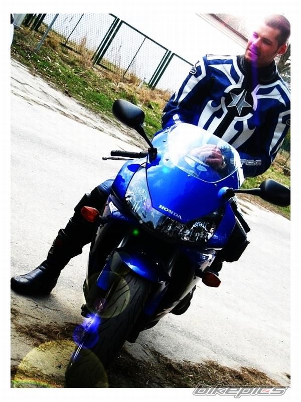 Photo 1673244