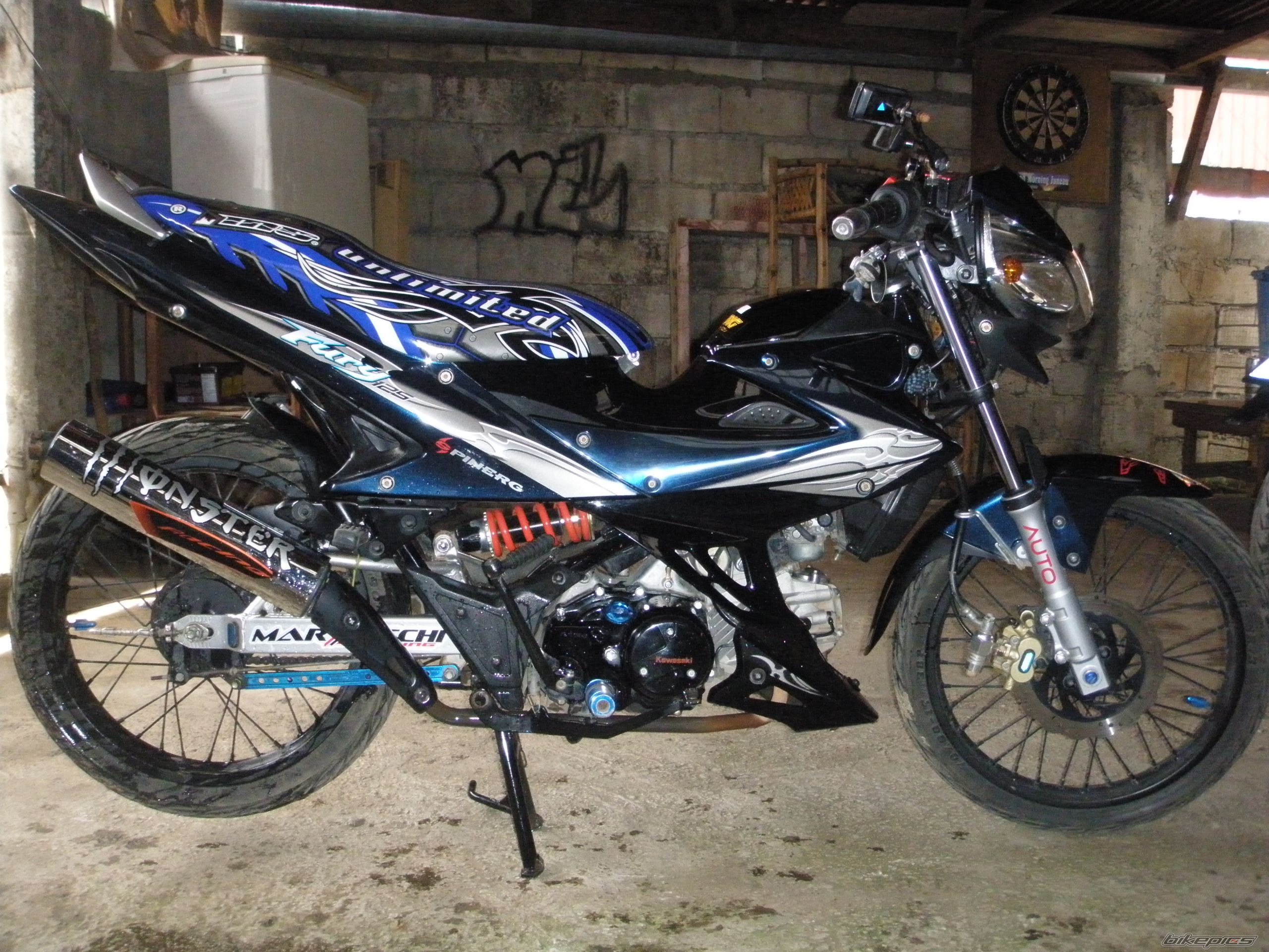 Photo 1673378