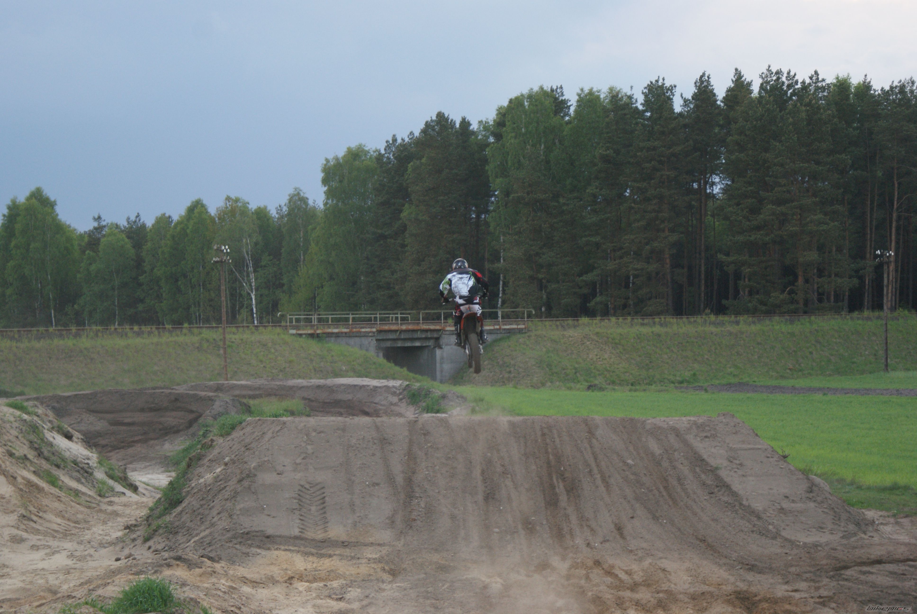 Bike Photo 1673429